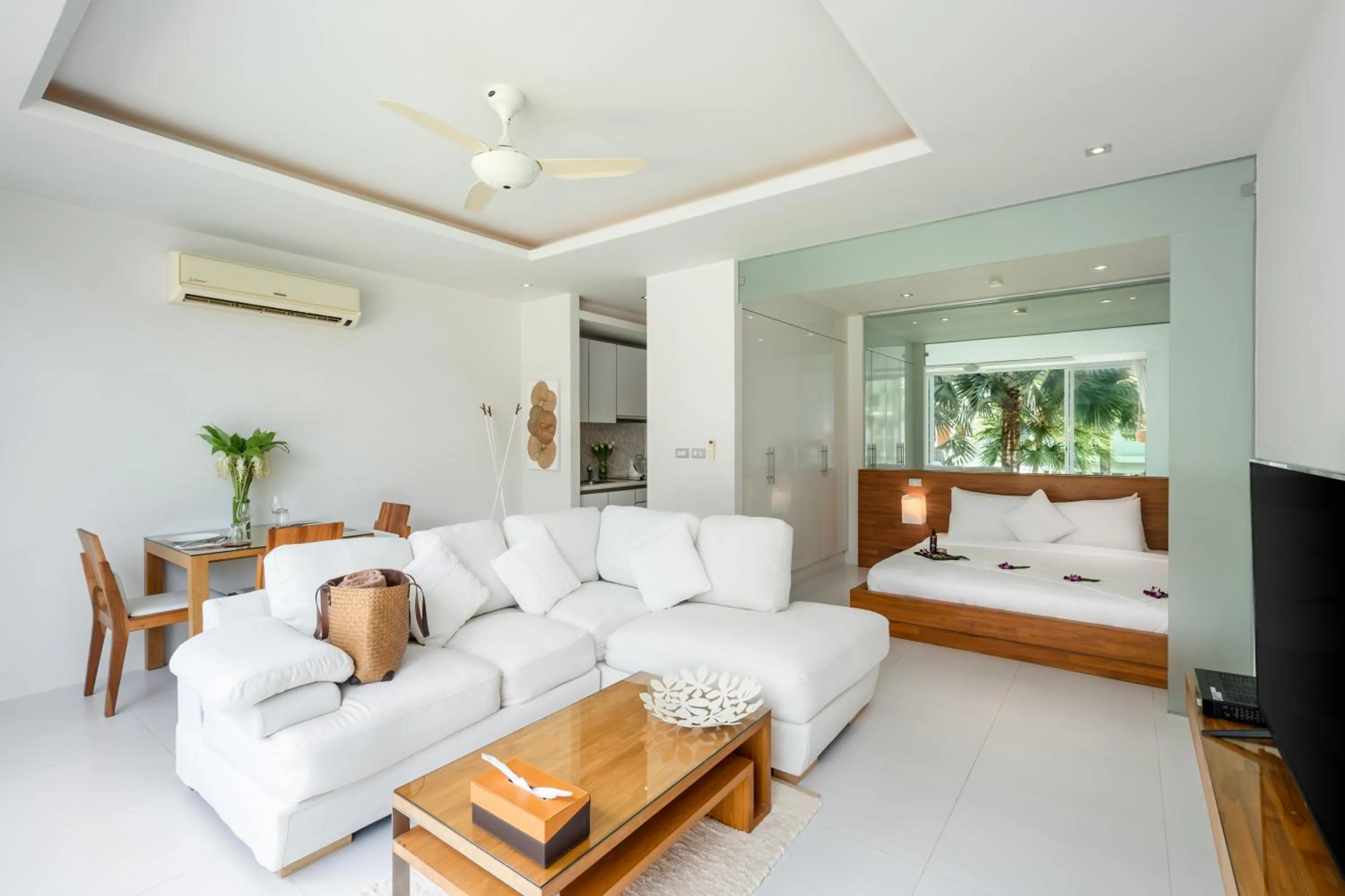 Living room, Bed in Chi Samui Resort