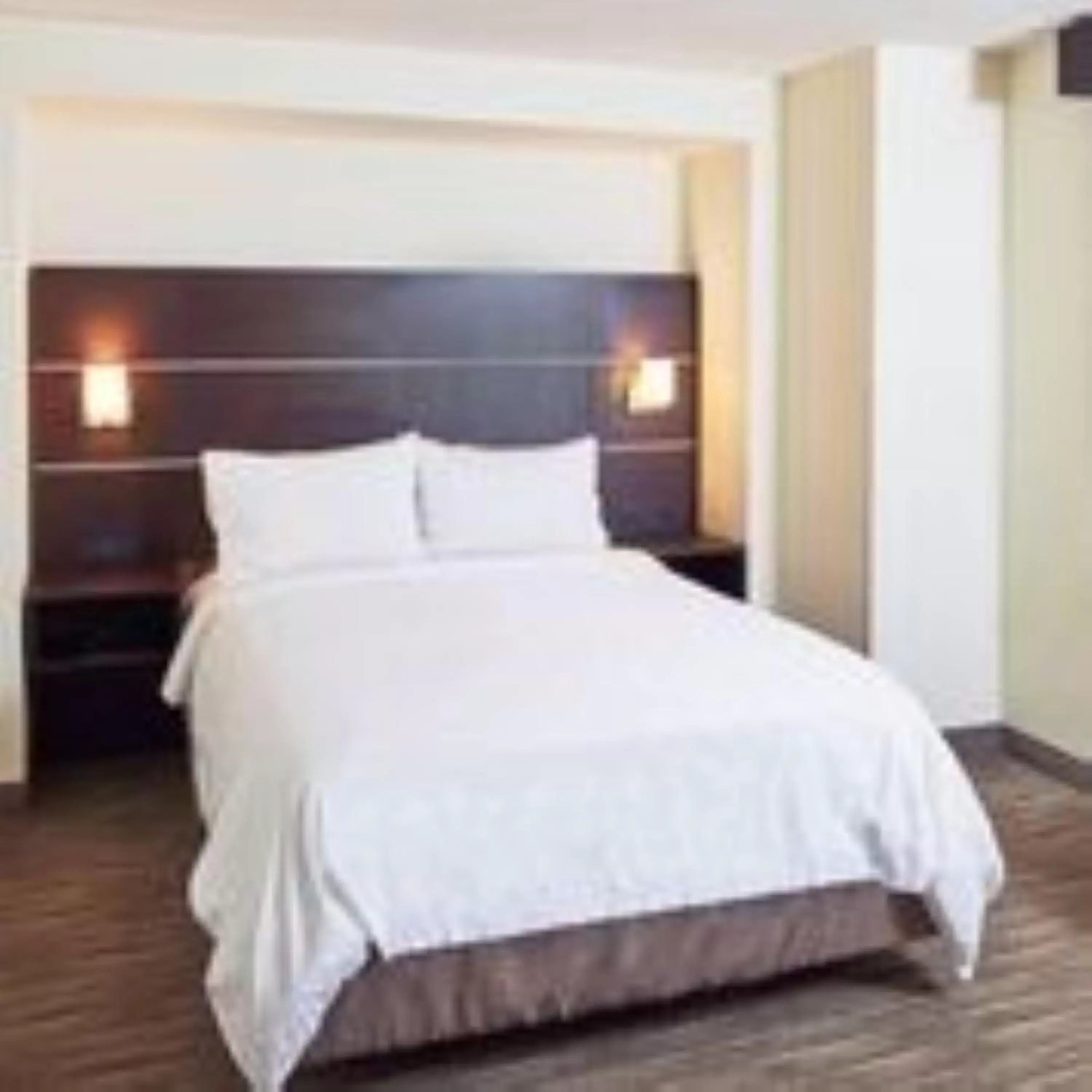 Bed in Holiday Inn Express Hotel & Suites- Gadsden, an IHG Hotel