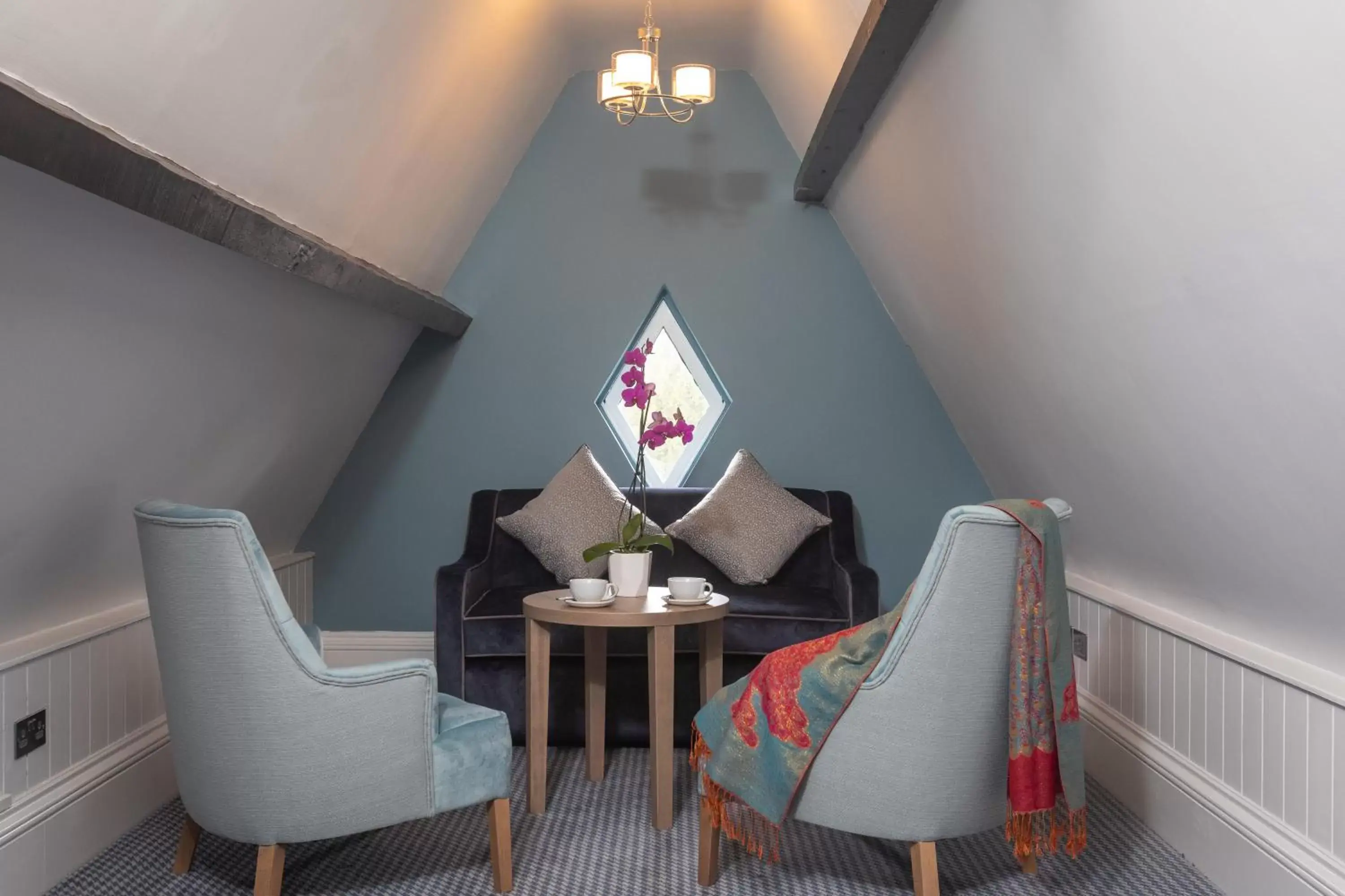 Mansion Master Suite in Wroxall Abbey Hotel Mansion Master Suite in Wroxall Abbey Hotel