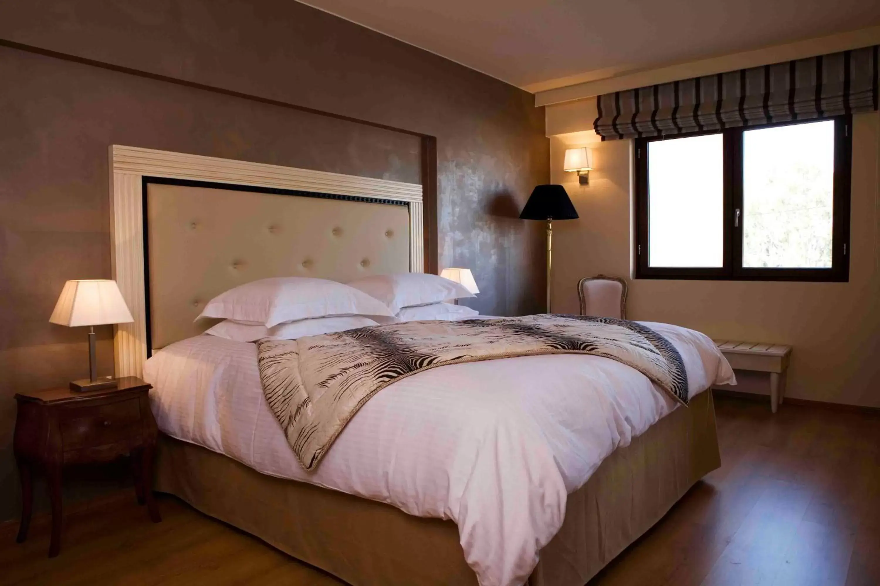 Bed in Valis Resort Hotel