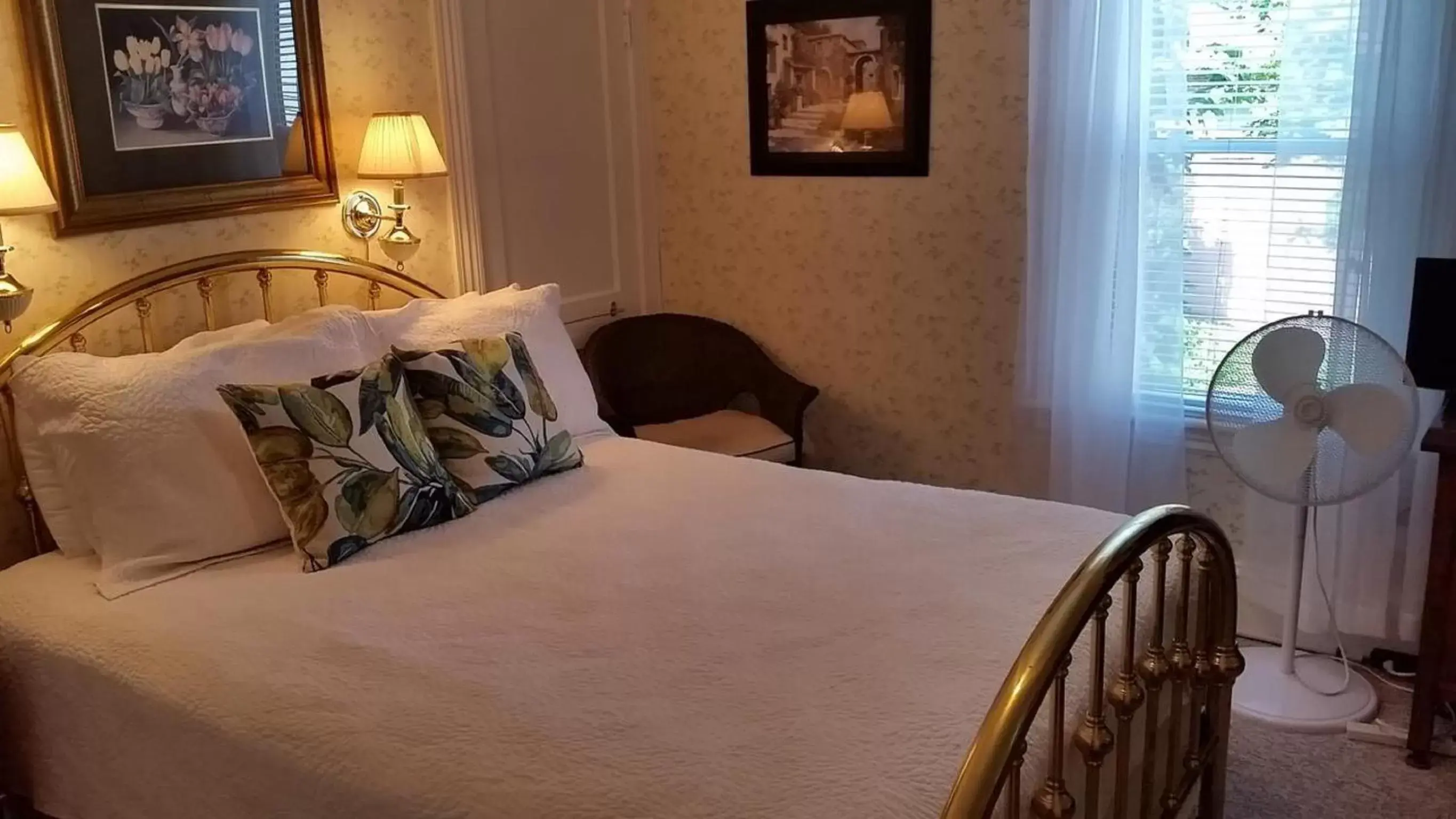 Bed in Bayside Inn