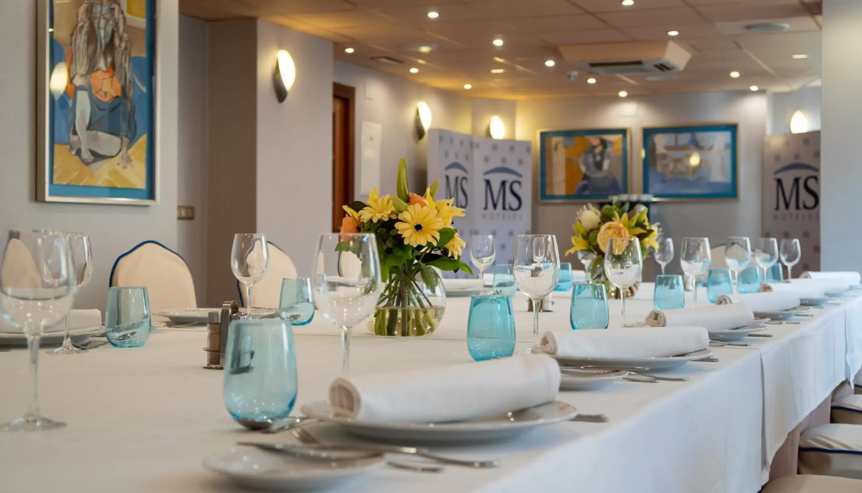 Food and drinks, Restaurant/Places to Eat in Hotel MS Maestranza Málaga