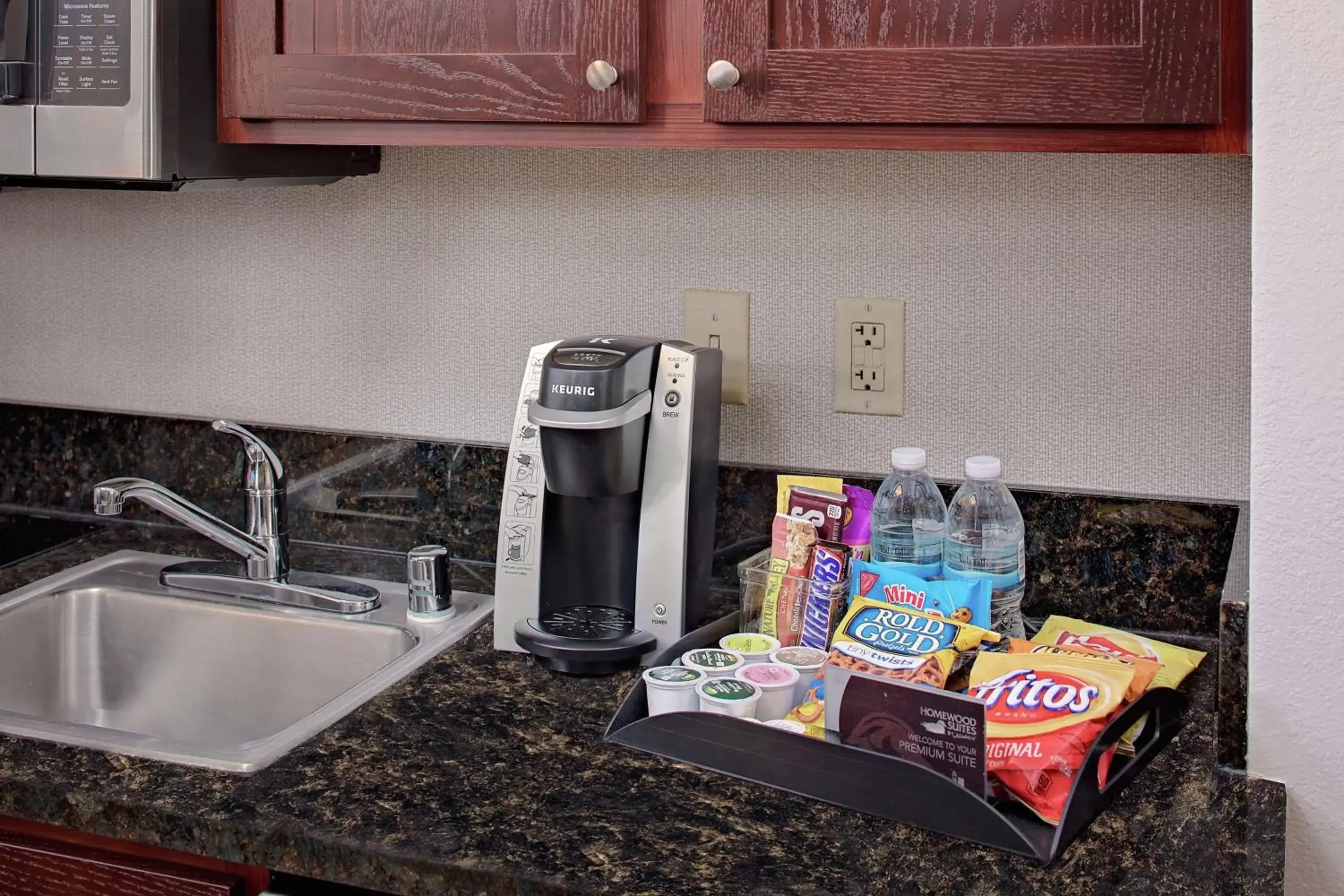 Bedroom, Kitchen/Kitchenette in Homewood Suites by Hilton San Antonio Riverwalk/Downtown