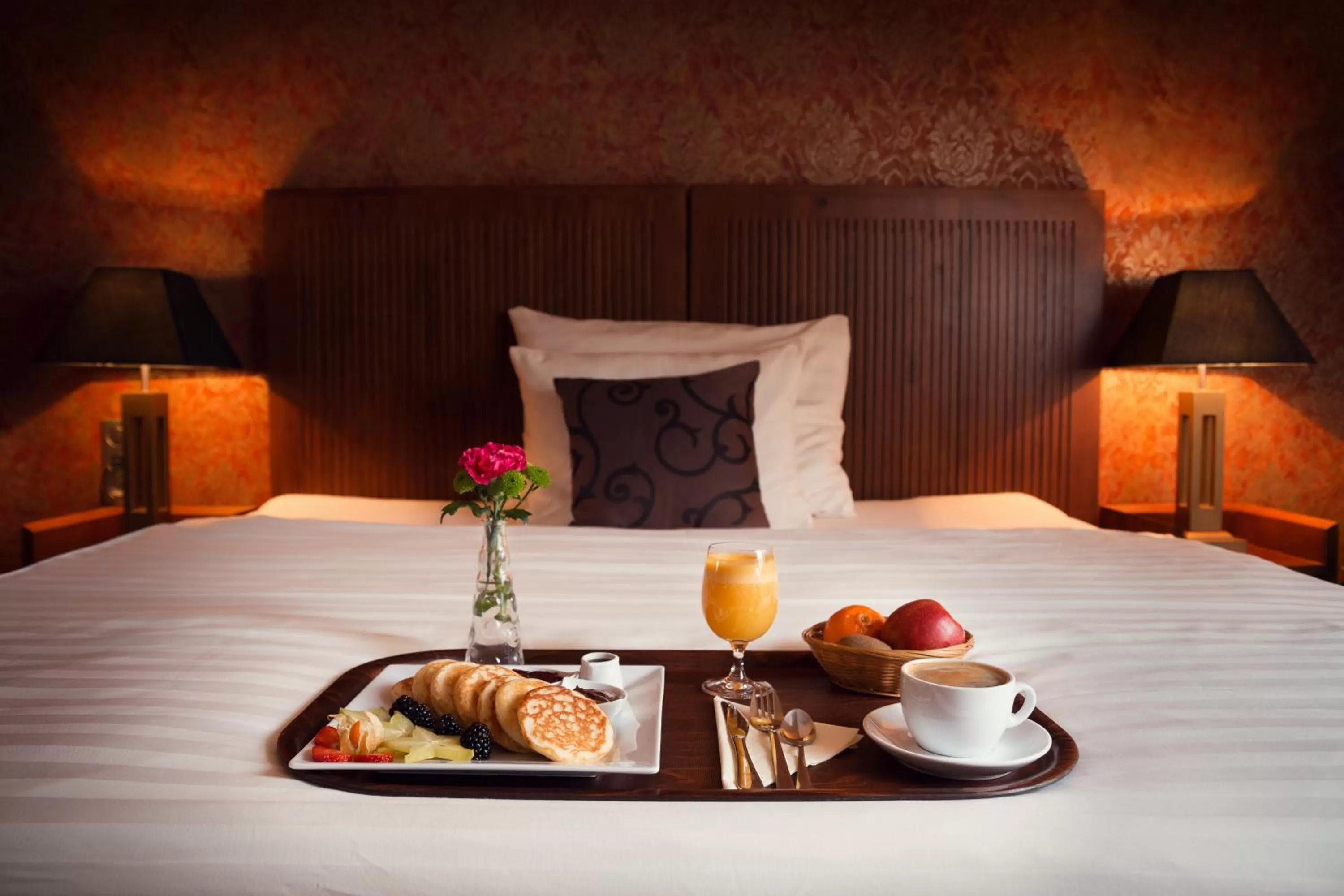 Breakfast, Bed in City Residence Apartment Hotel