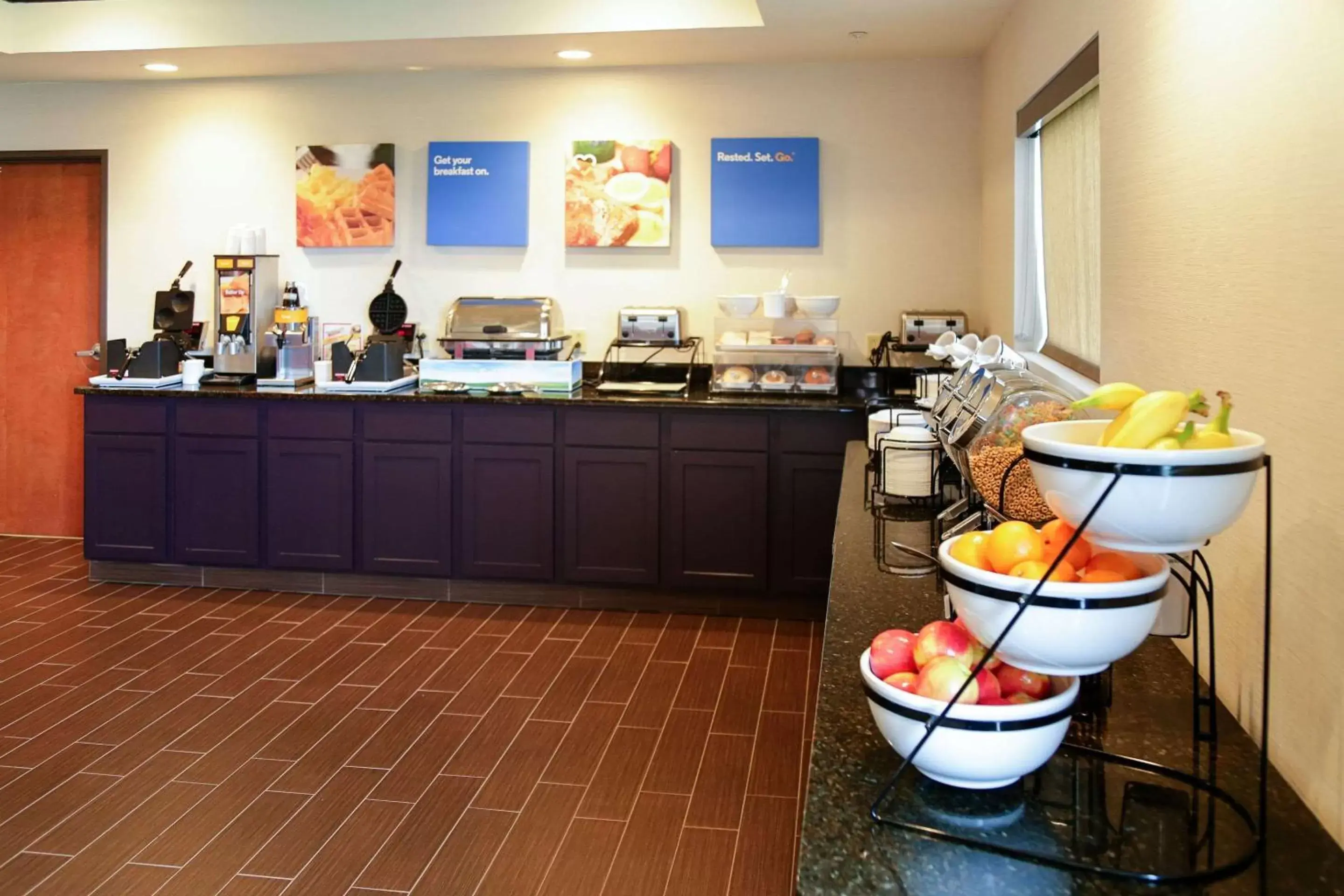 Restaurant/Places to Eat in Comfort Inn & Suites Grinnell near I-80