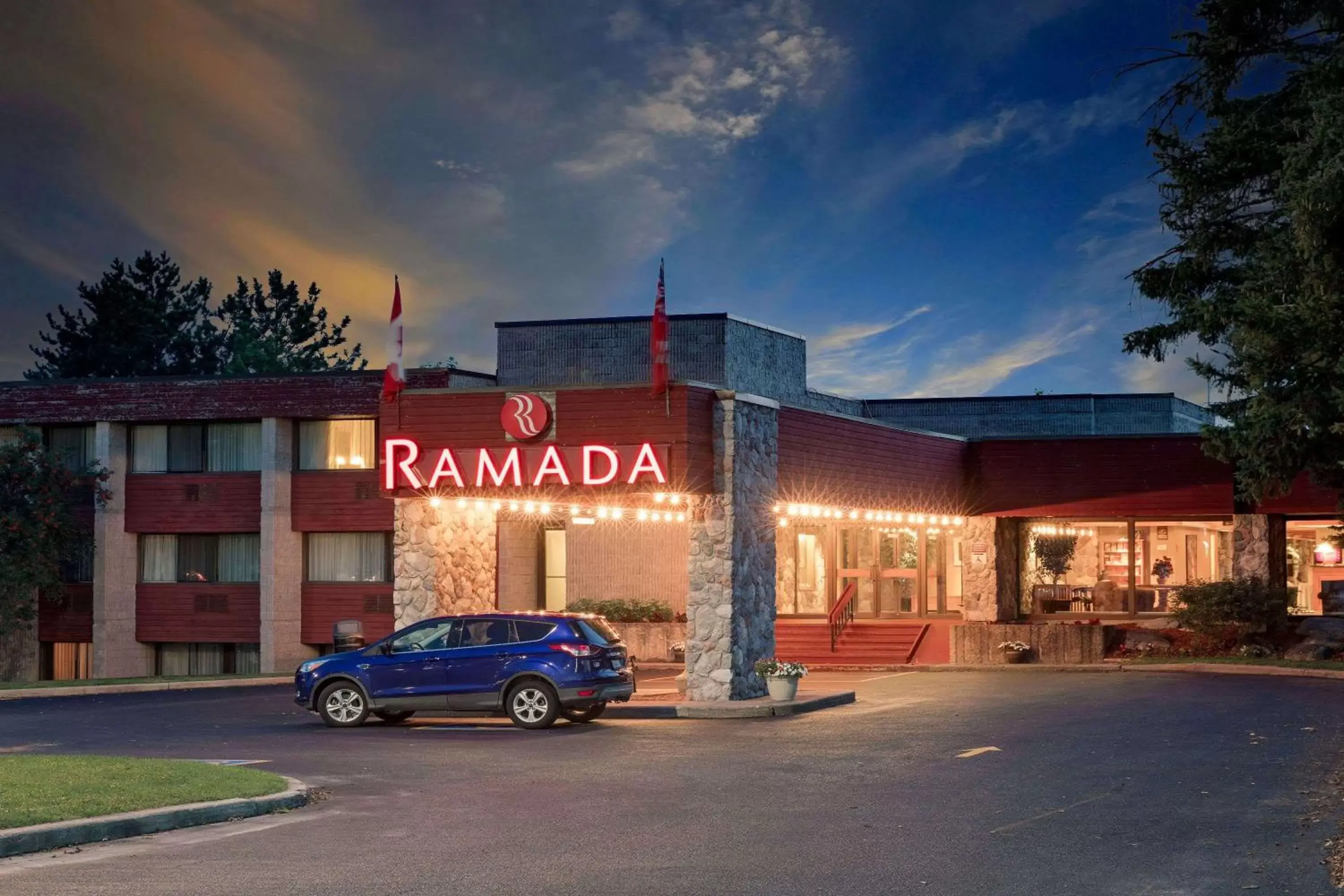 Property Building in Ramada by Wyndham Pinewood Park Resort North Bay