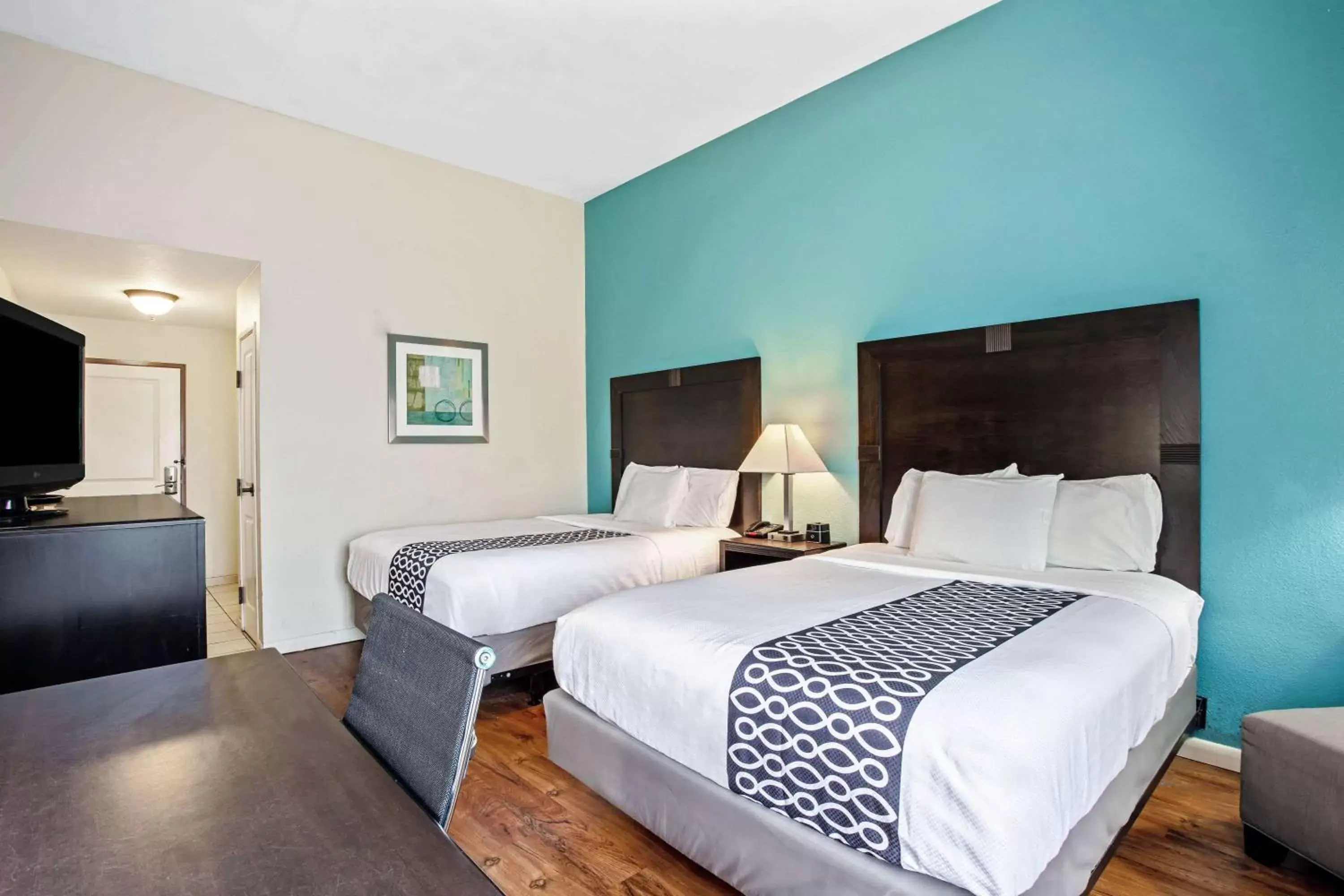 Photo of the whole room, Bed in La Quinta by Wyndham PCB Pier Park area Photo of the whole room, Bed in La Quinta by Wyndham PCB Pier Park area