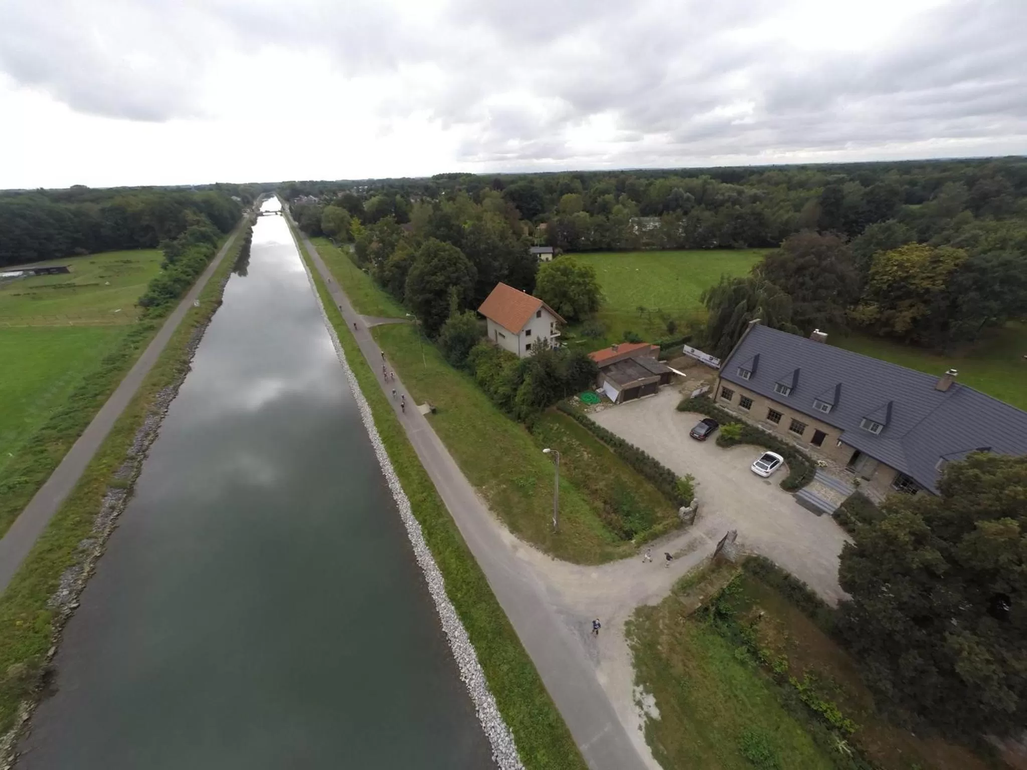 Property building in Aquarand