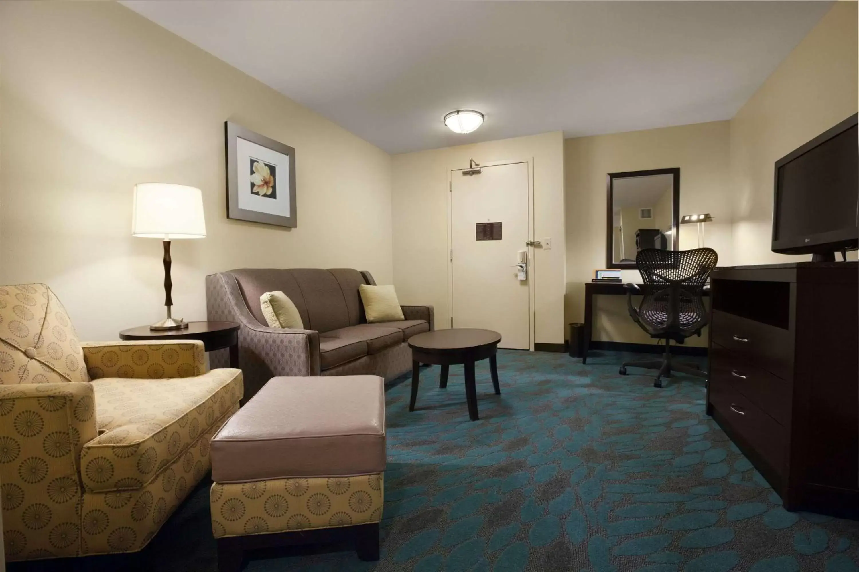 Bedroom, Seating Area in Hilton Garden Inn Fargo