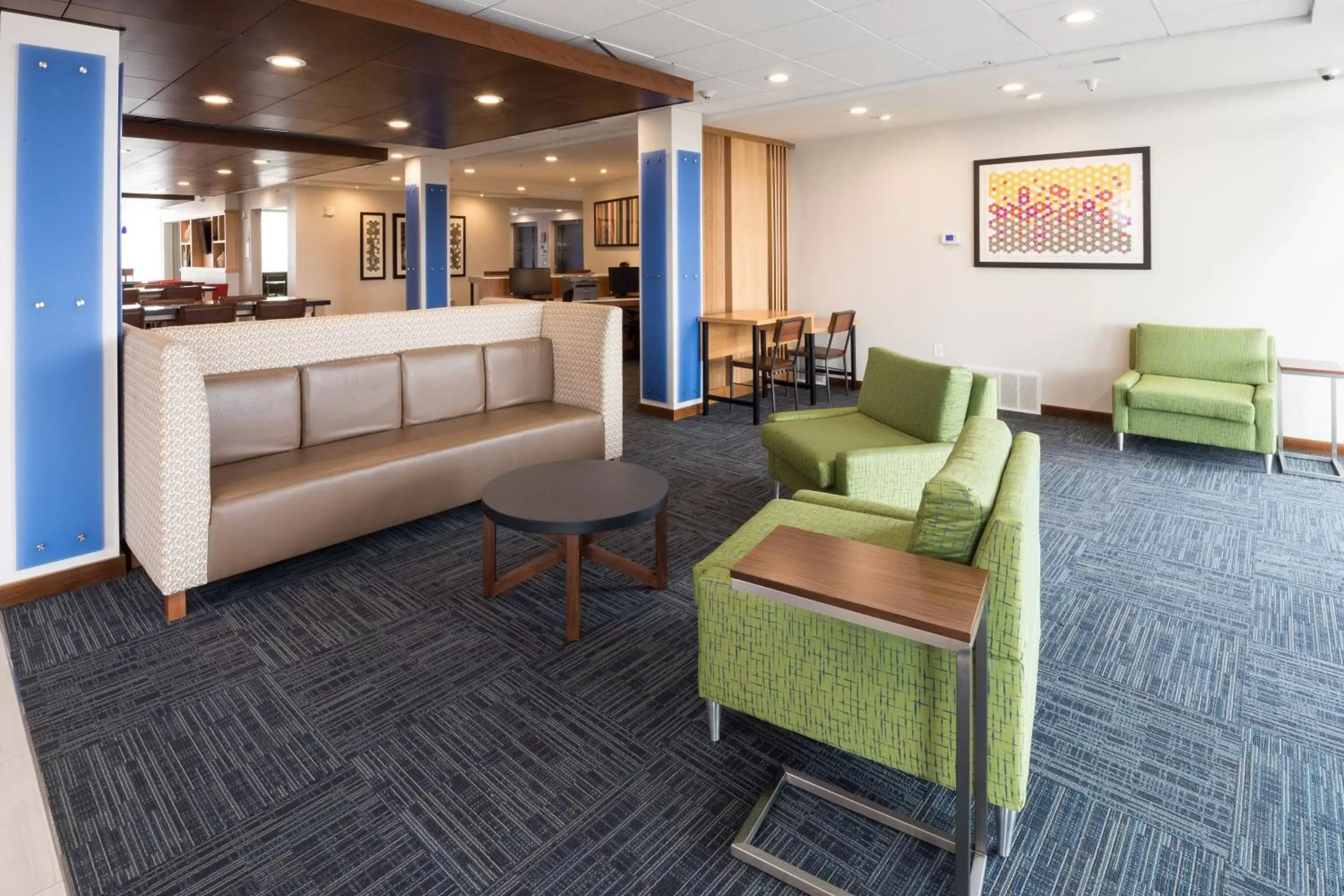 Property building, Lobby/Reception in Holiday Inn Express & Suites - Auburn, an IHG Hotel