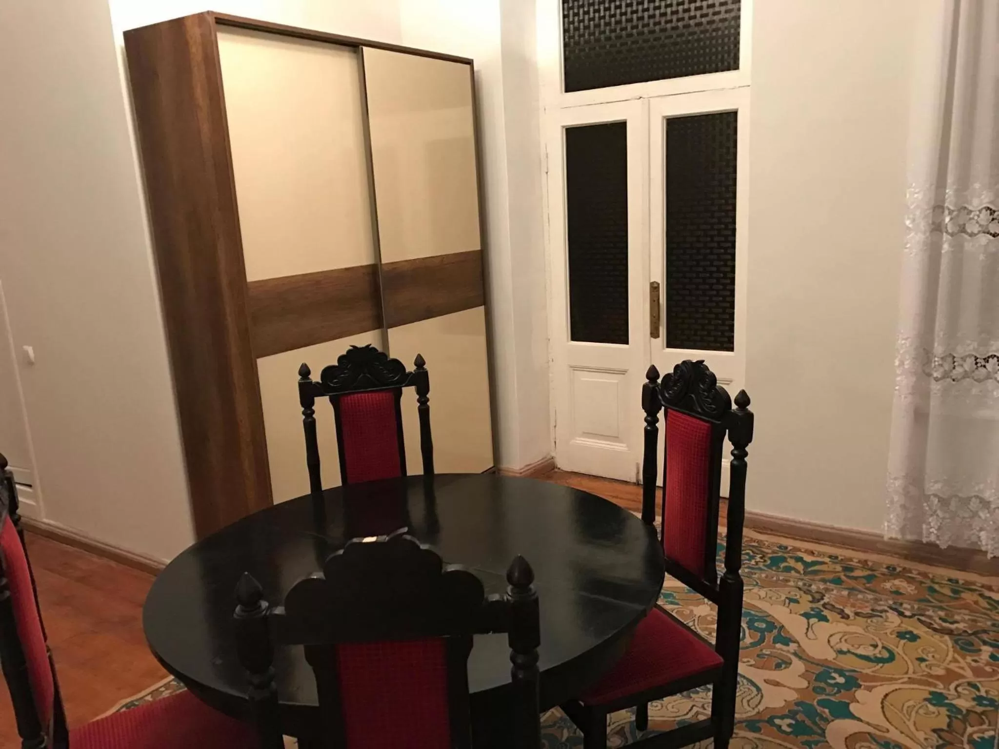 Photo of the whole room in House 1899