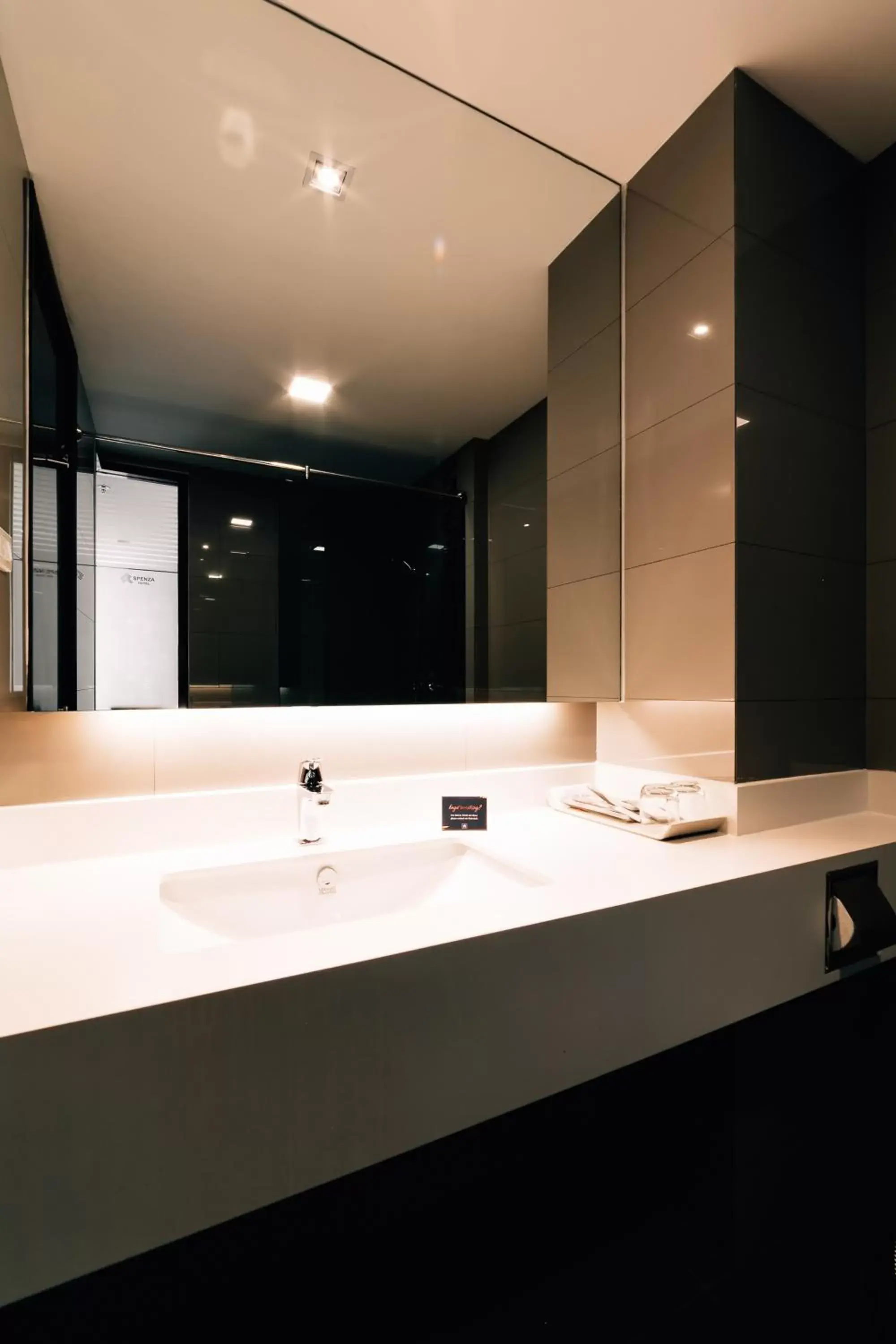 Bathroom in Spenza Hotel