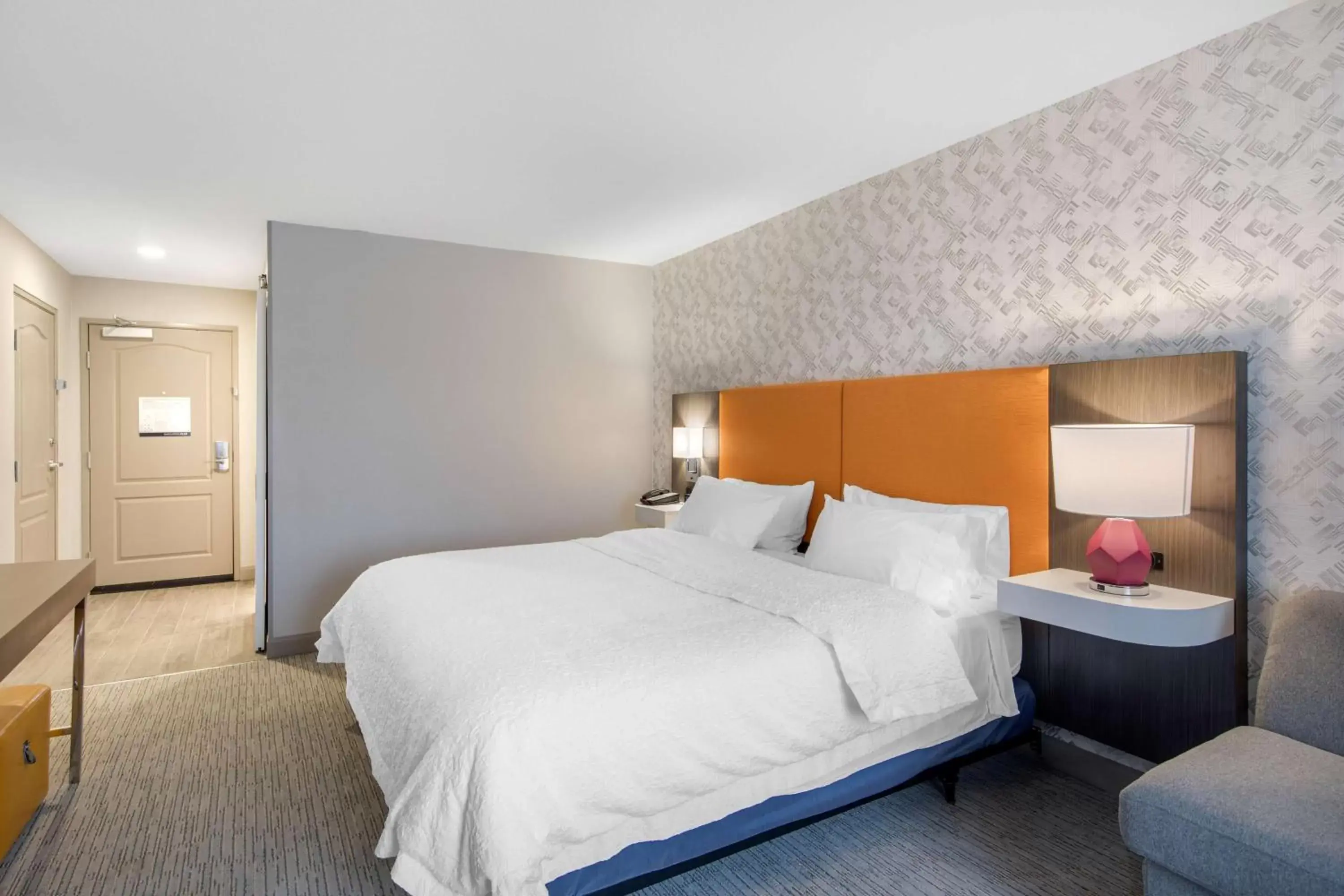 Bed in Hampton Inn & Suites Ruidoso Downs
