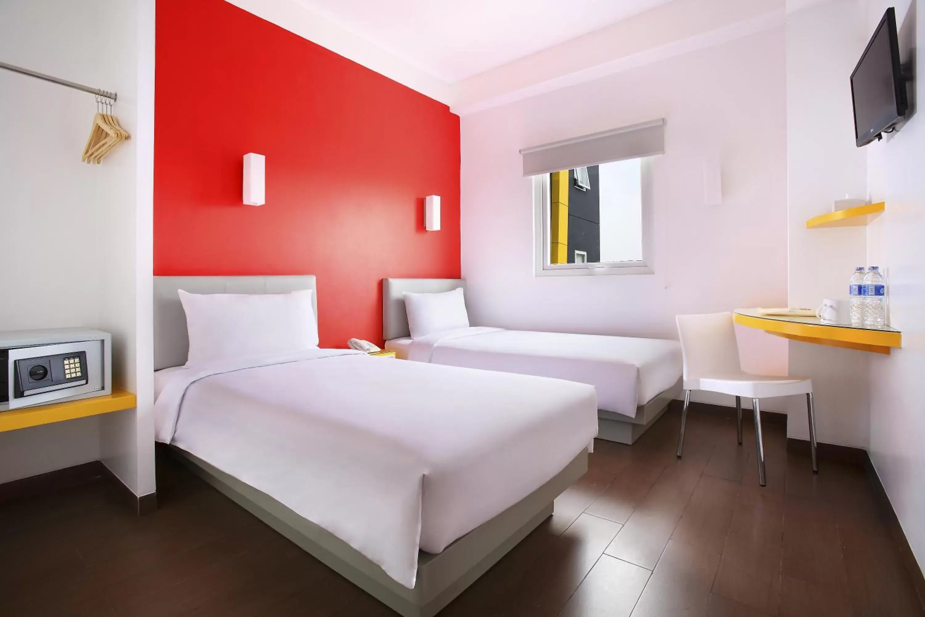 Photo of the whole room, Bed in Amaris Hotel Bekasi Barat