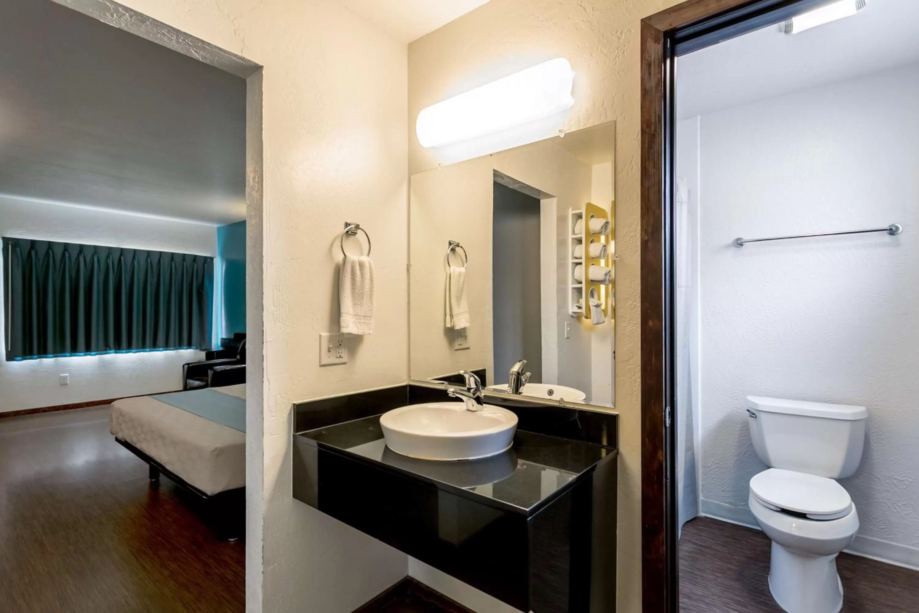 Photo of the whole room in Motel 6 University Missoula