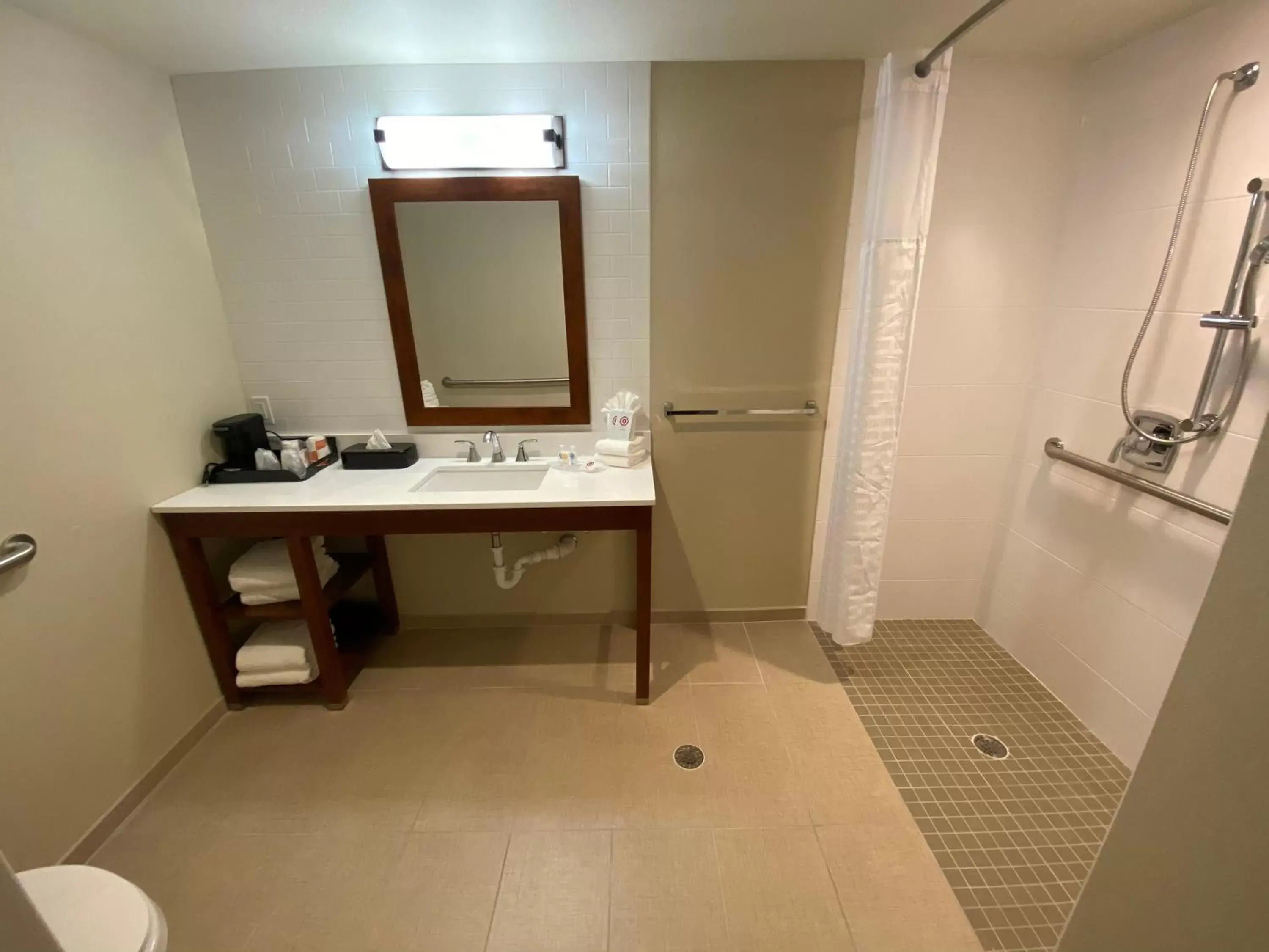Bathroom in Comfort Suites Midland West