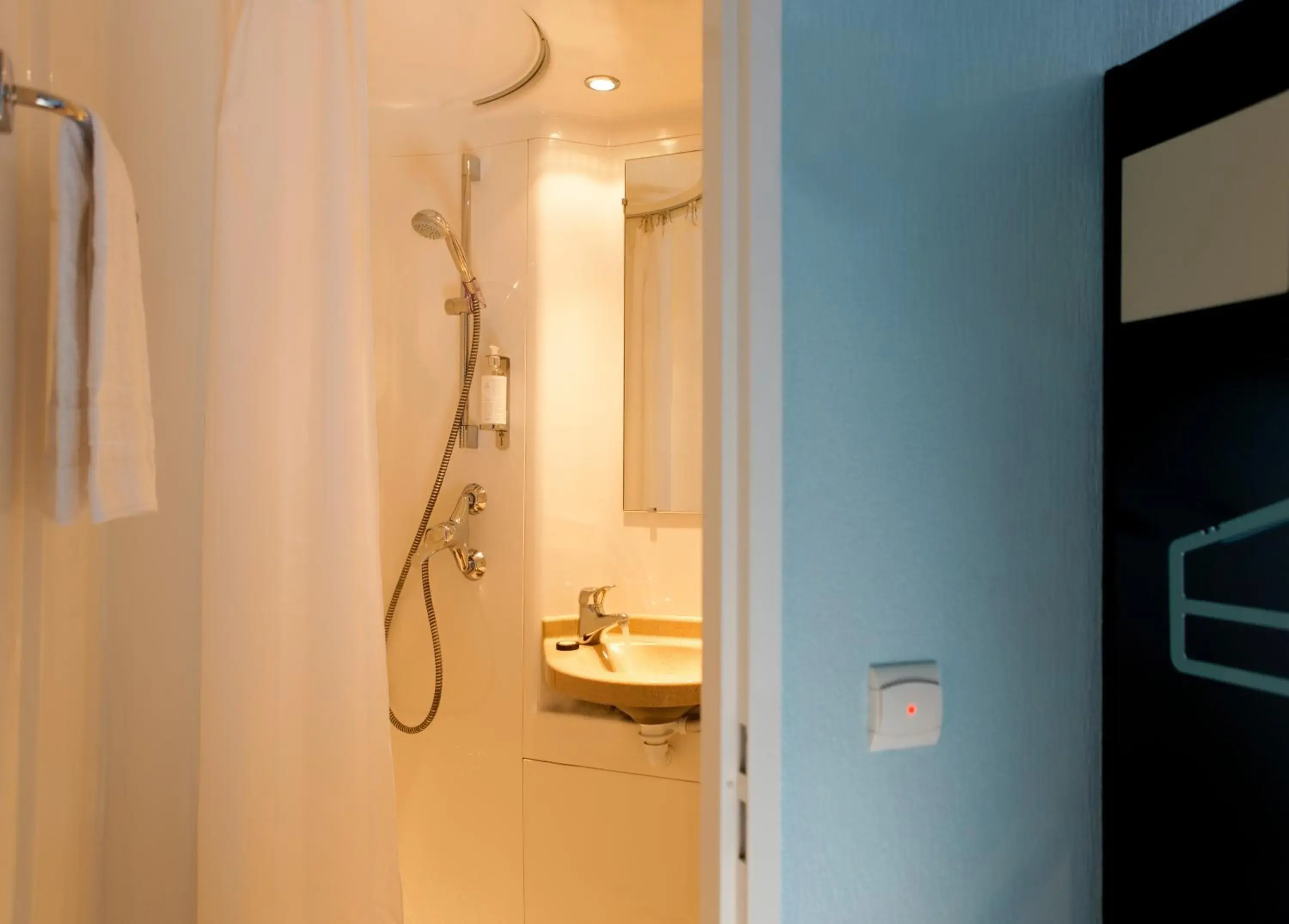 Bathroom in Hotel Daval