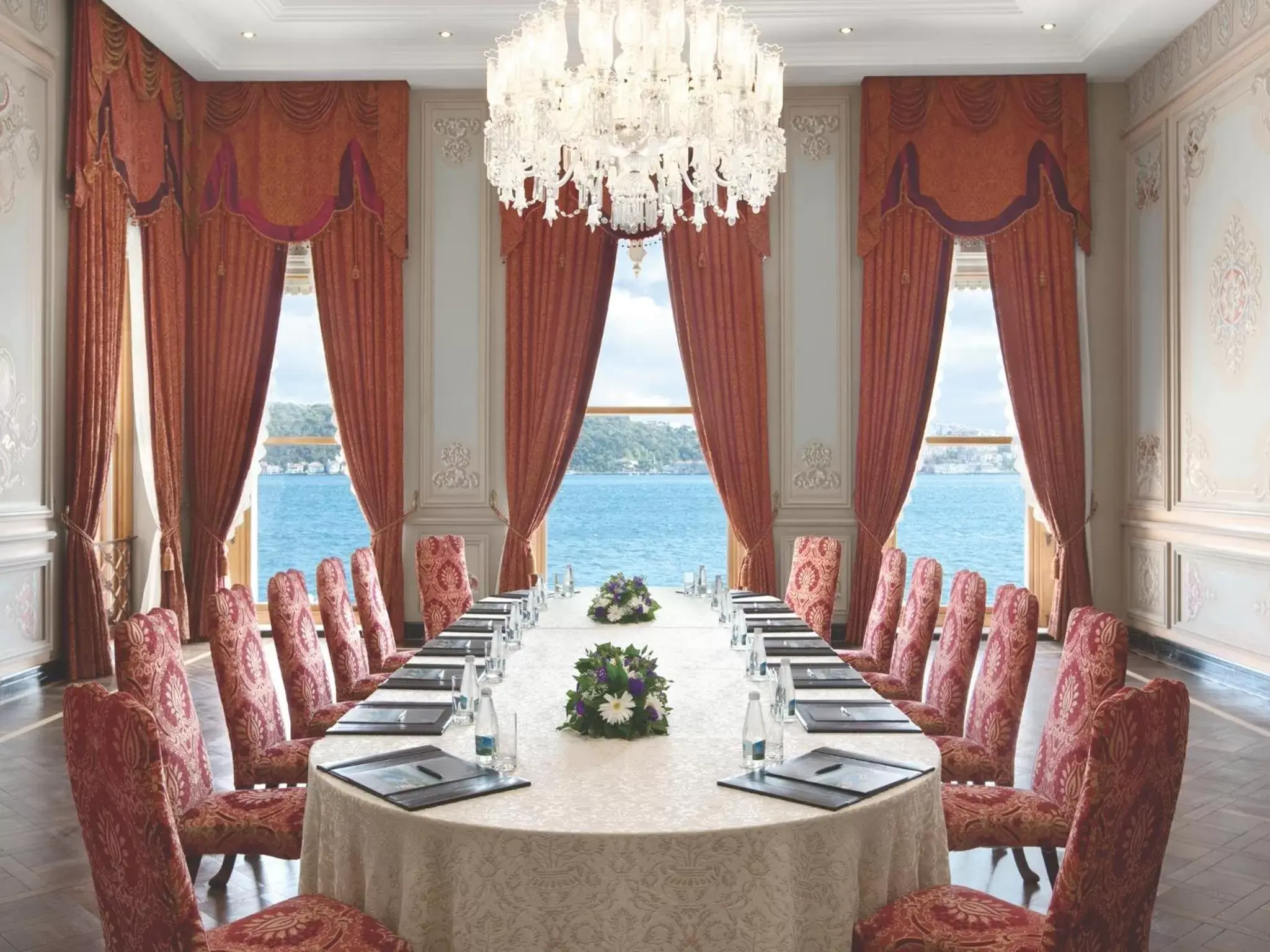 Business facilities, Restaurant/Places to Eat in Çırağan Palace Kempinski Istanbul
