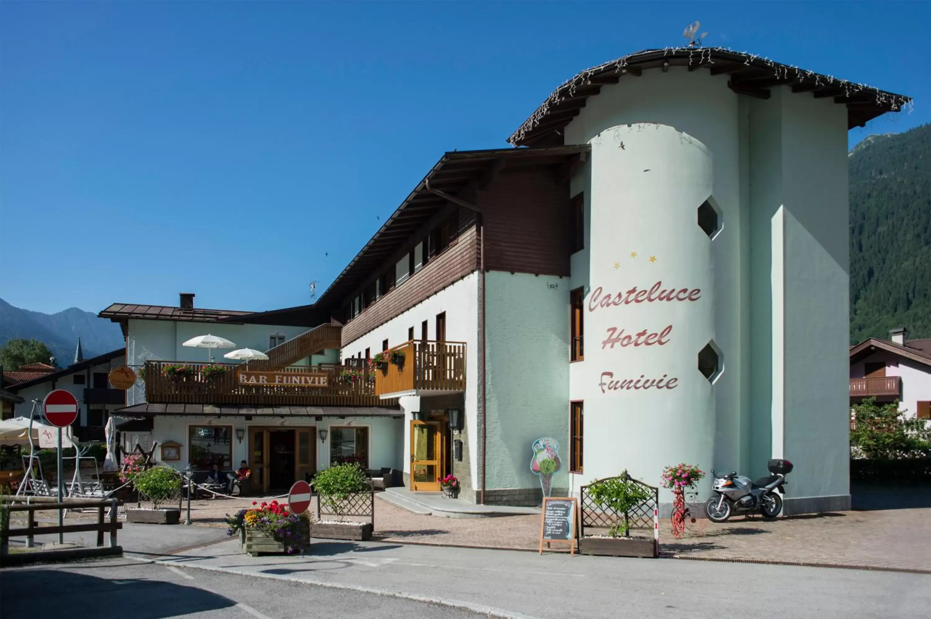 Property building in Casteluce Hotel Funivie