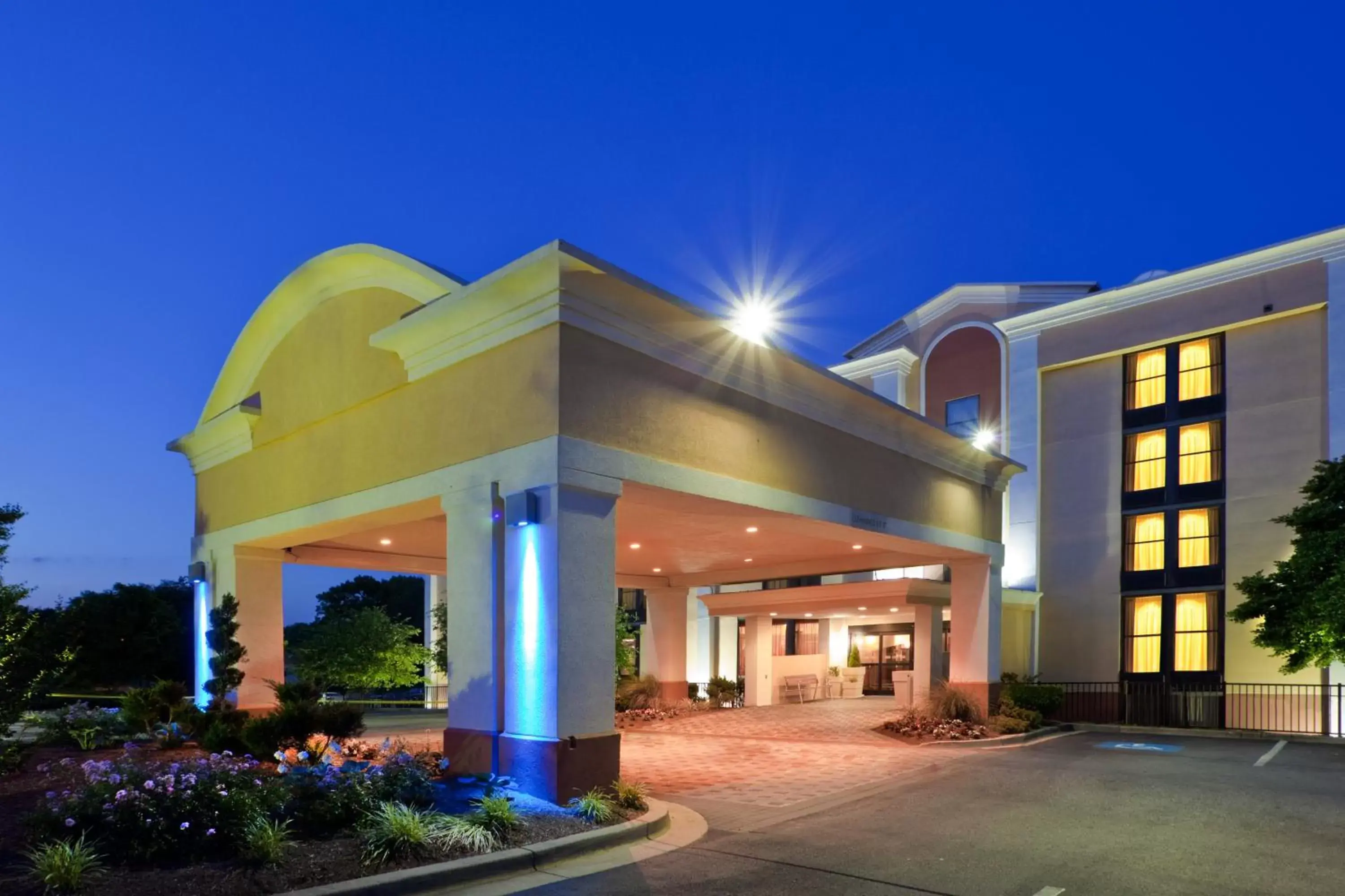 Property Building in Holiday Inn Express Washington DC East- Andrews AFB, an IHG Hotel