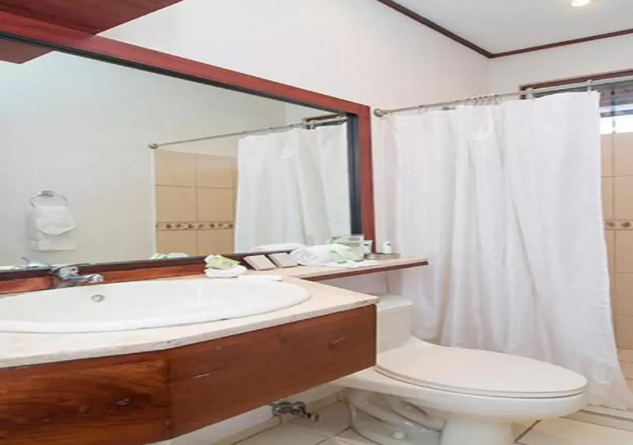 Bathroom in Terrazas de Golf Boutique Hotel