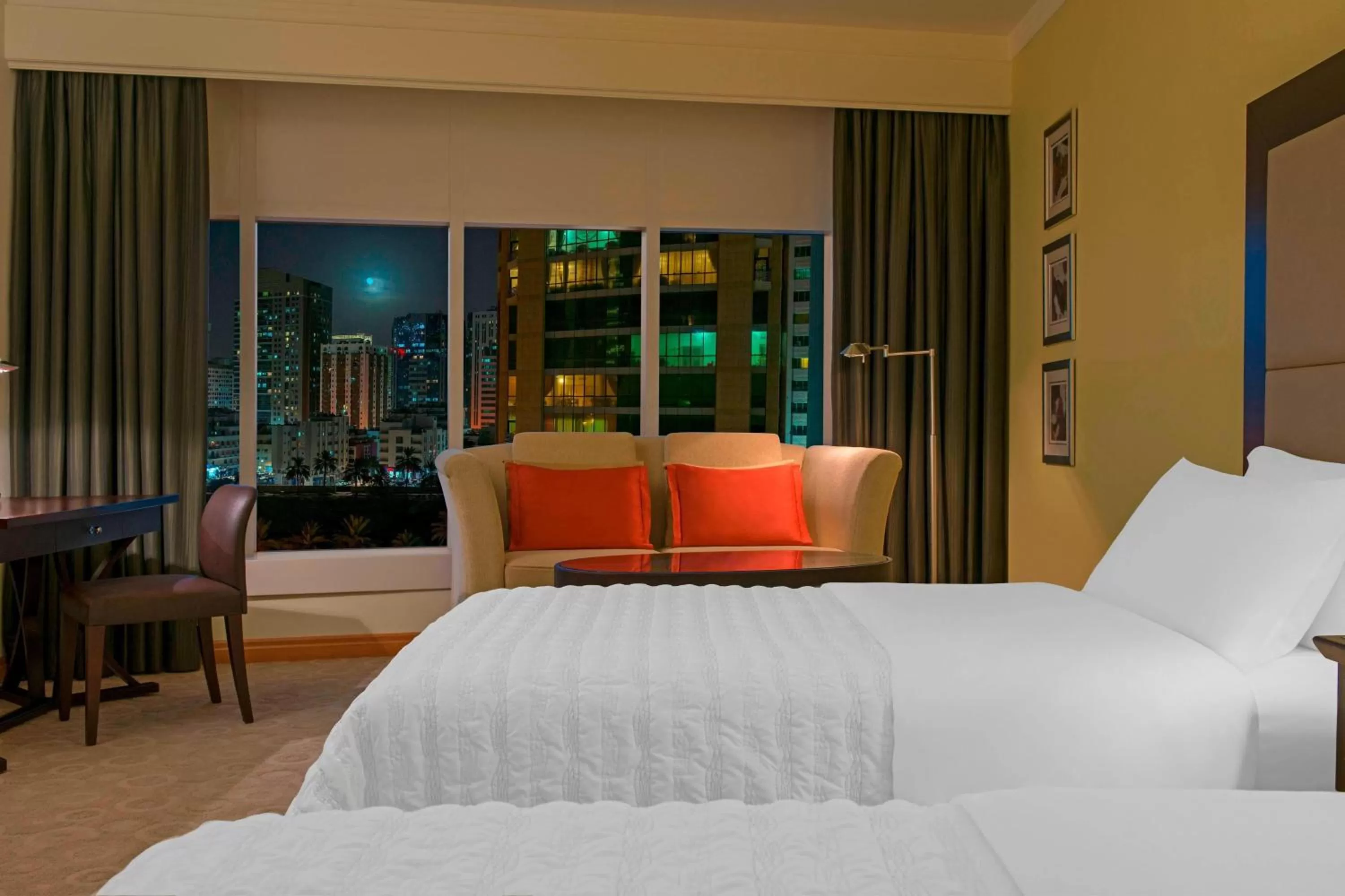 Photo of the whole room, Bed in Le Royal Meridien Abu Dhabi