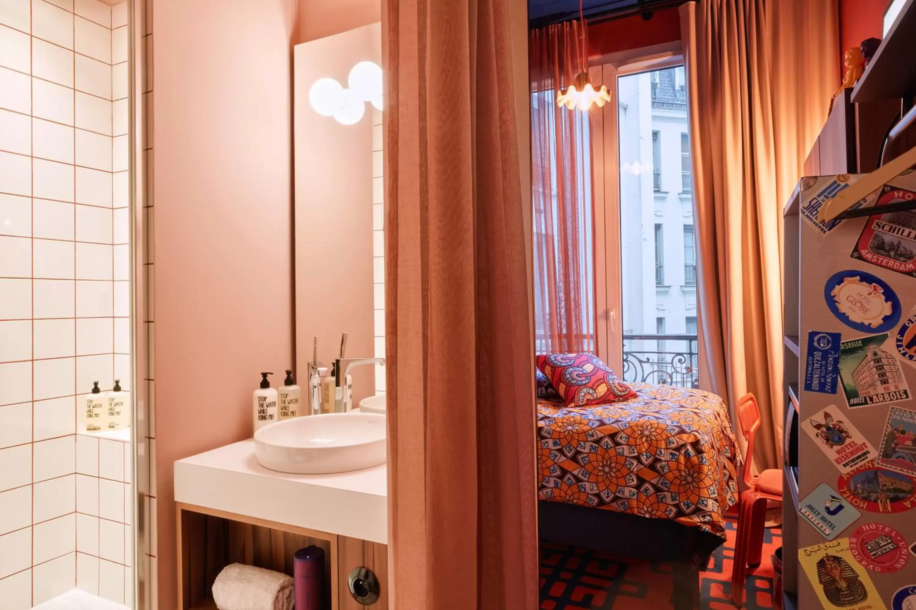 Bedroom, Bathroom in 25hours Hotel Terminus Nord