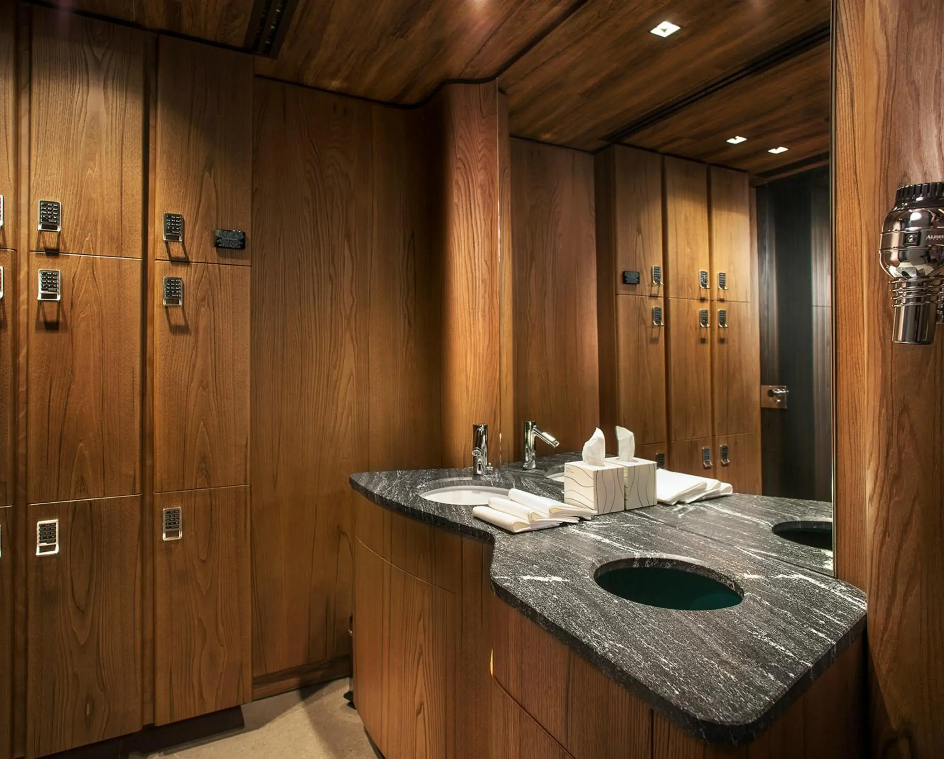 Toilet, Bathroom in Hotel Cavour