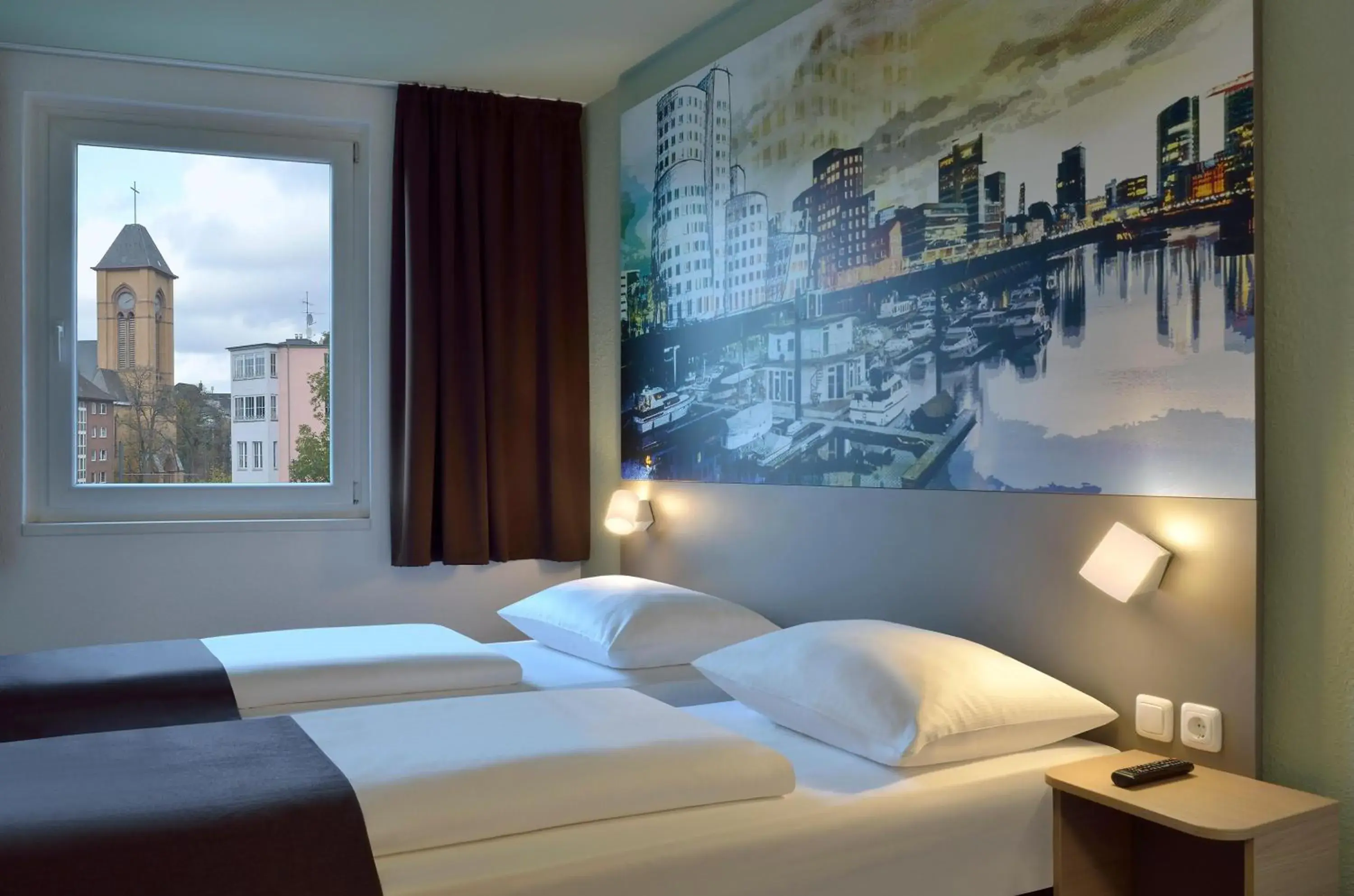 Photo of the whole room, Bed in B&B Hotel Düsseldorf City-Süd