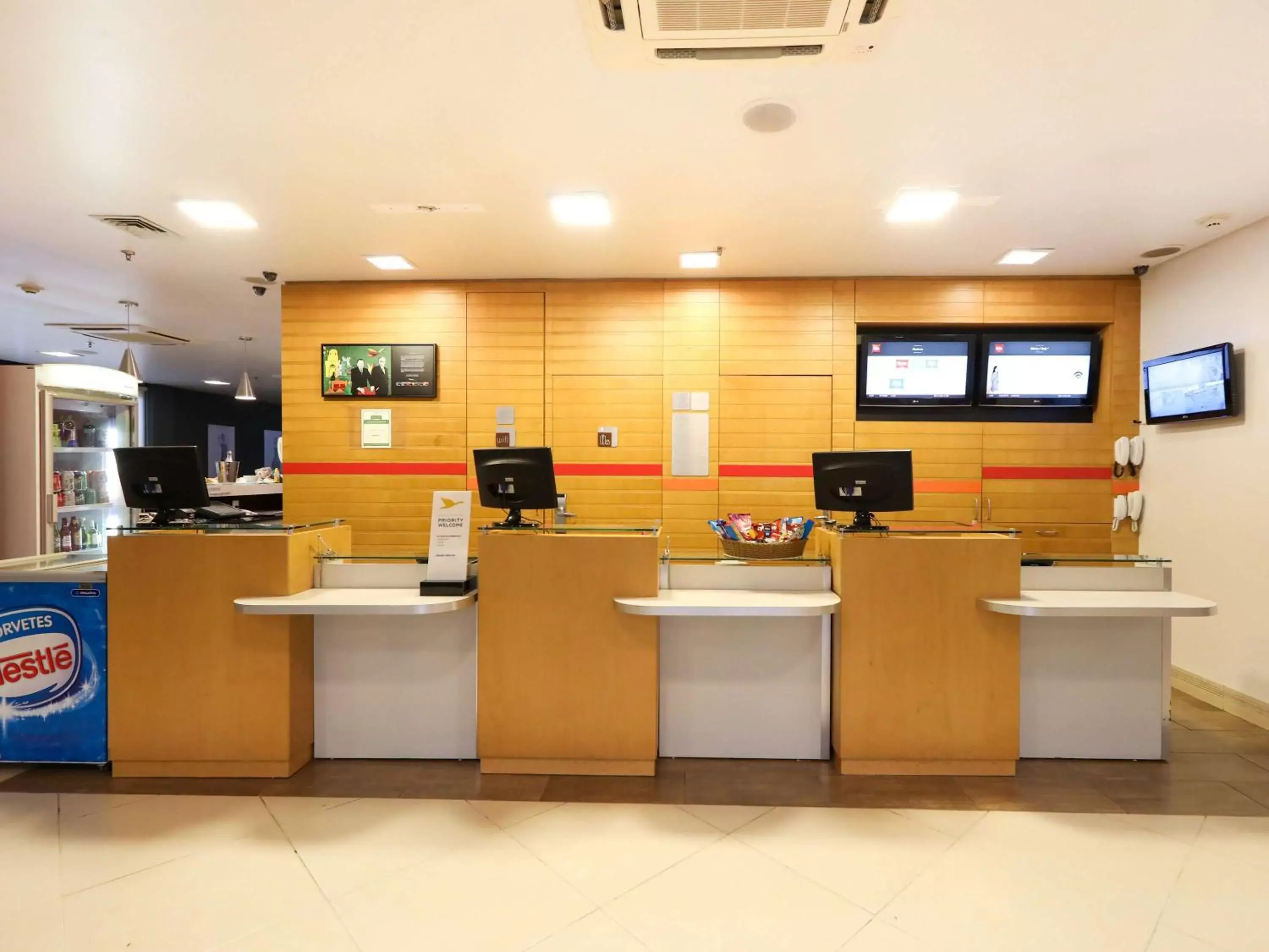 Property building, Lobby/Reception in ibis Montes Claros Shopping