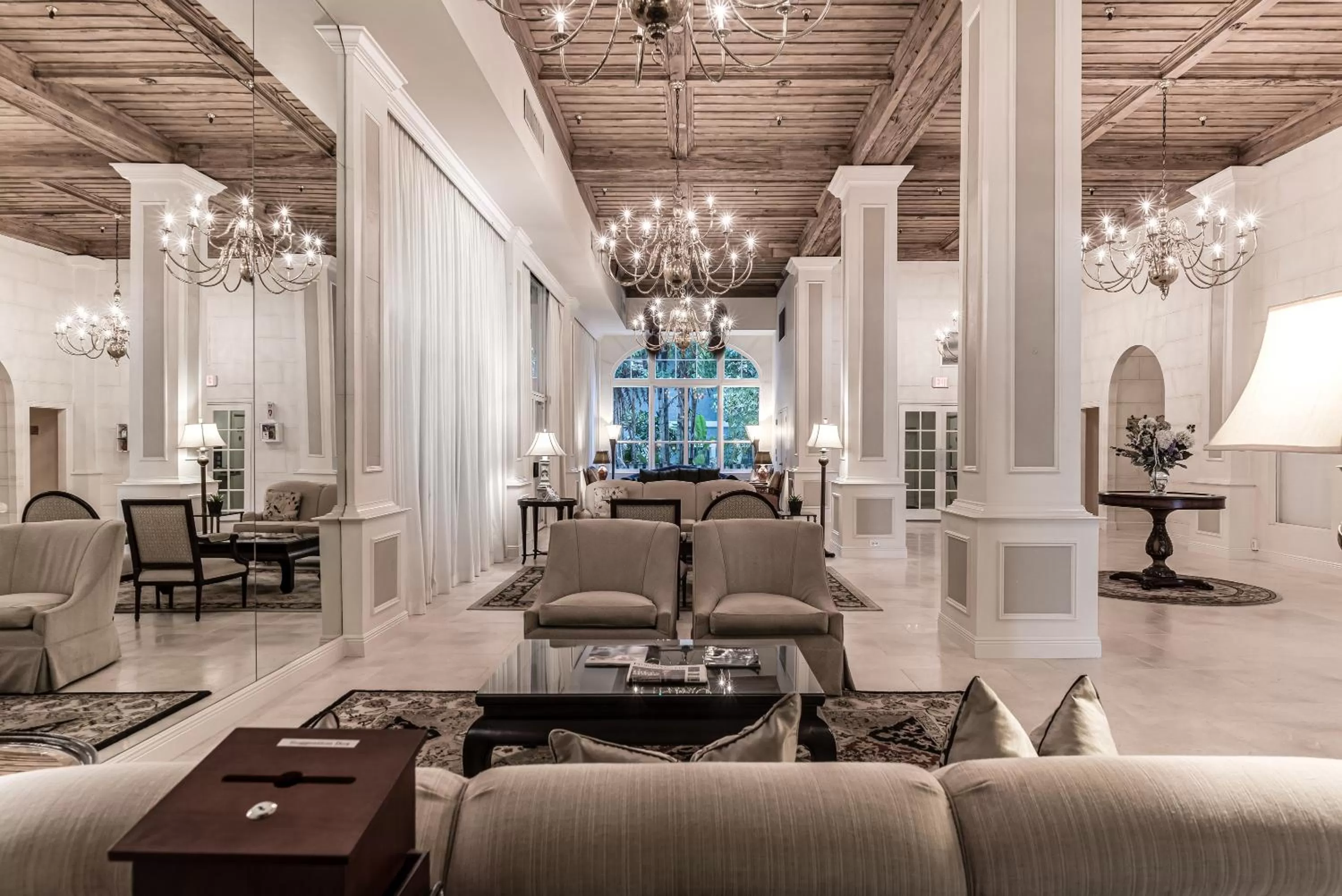 Lobby or reception in Tropicals of Palm Beach