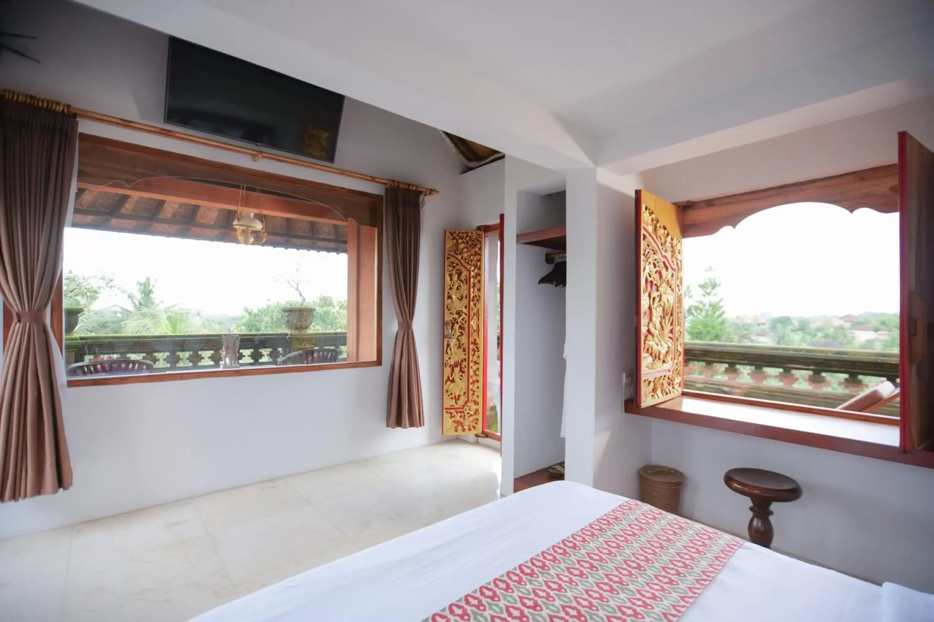 Bed, View in Gayatri