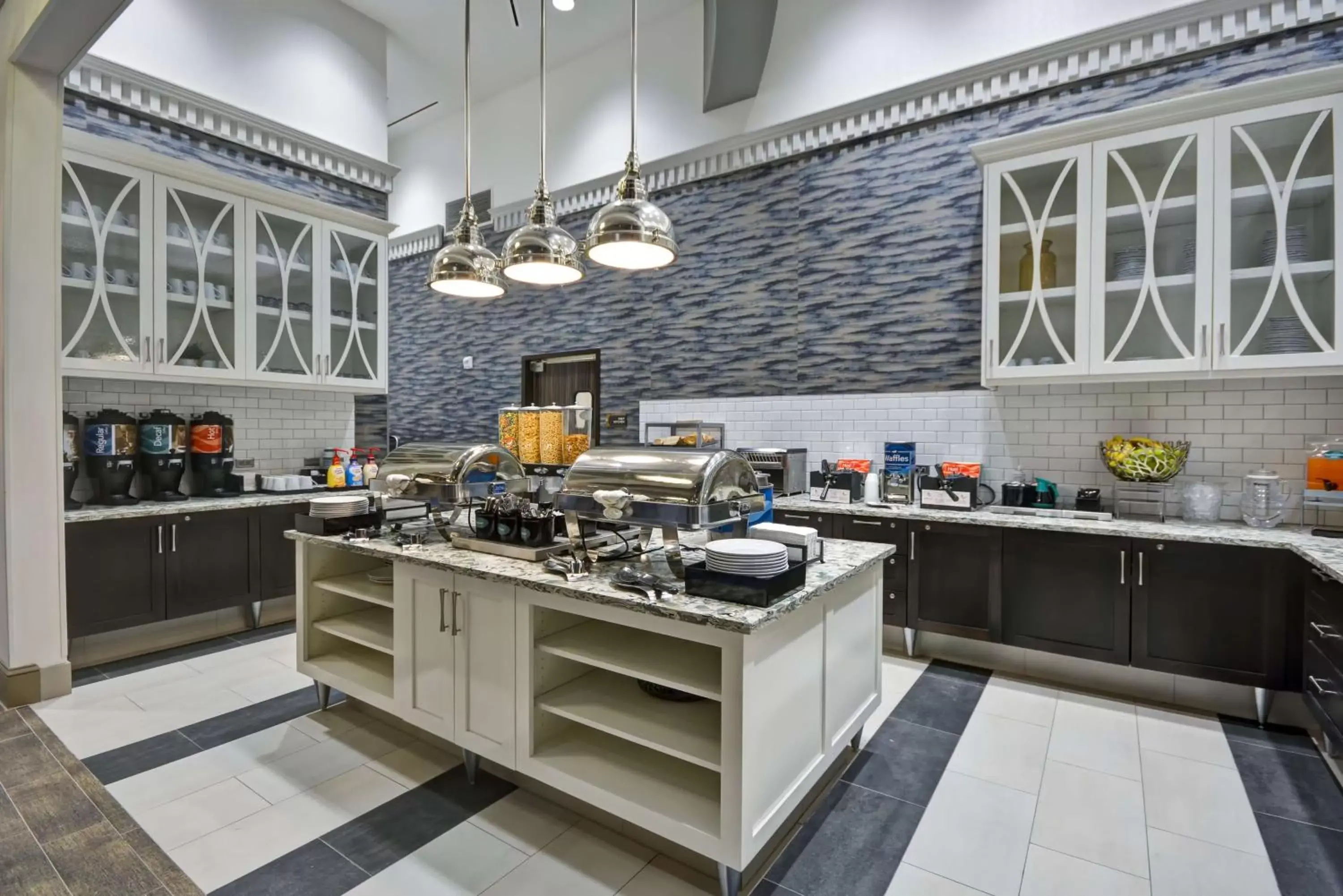 Dining area, Kitchen/Kitchenette in Homewood Suites by Hilton Birmingham Downtown Near UAB