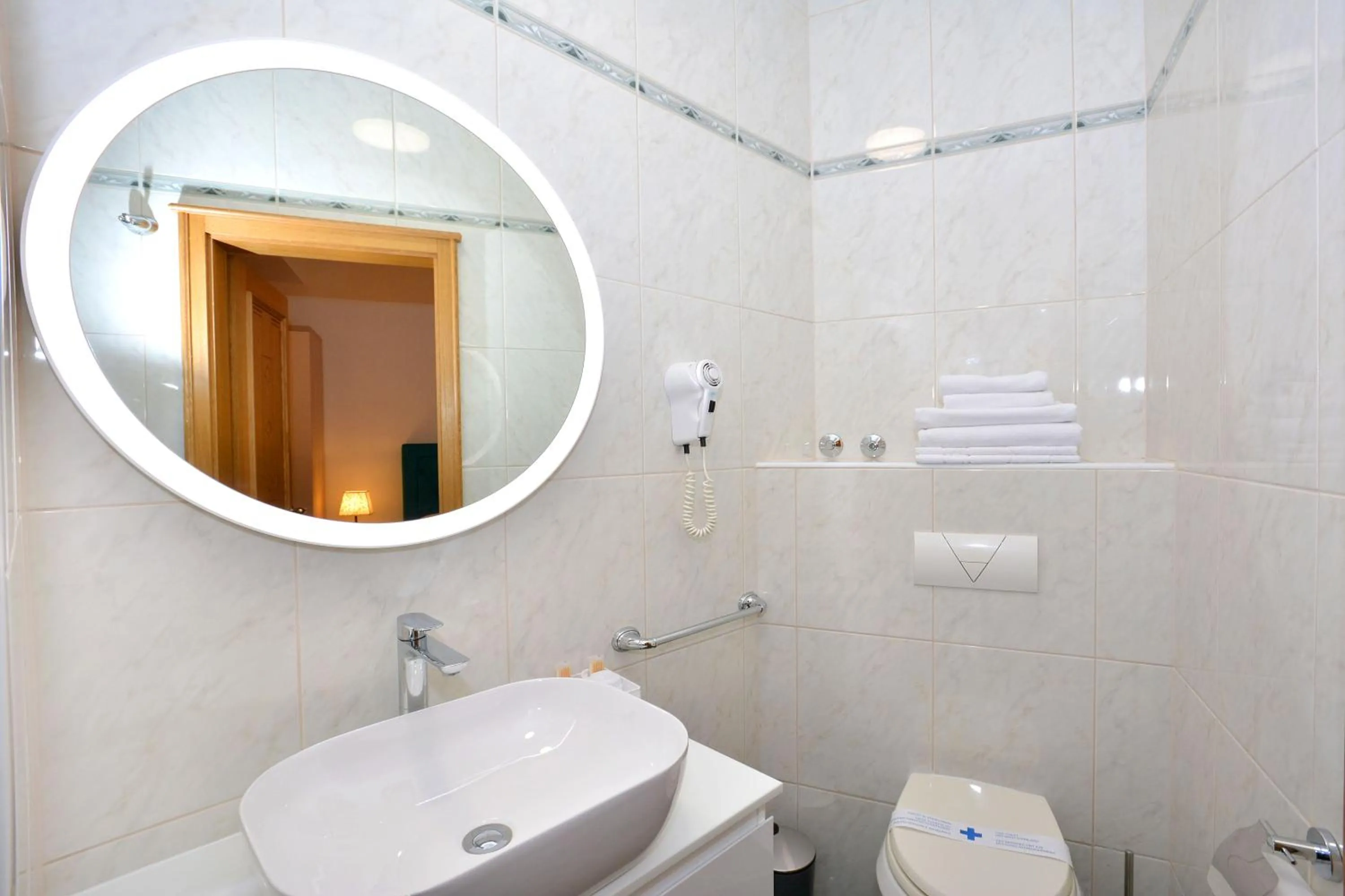 Toilet in Hotel Adriana