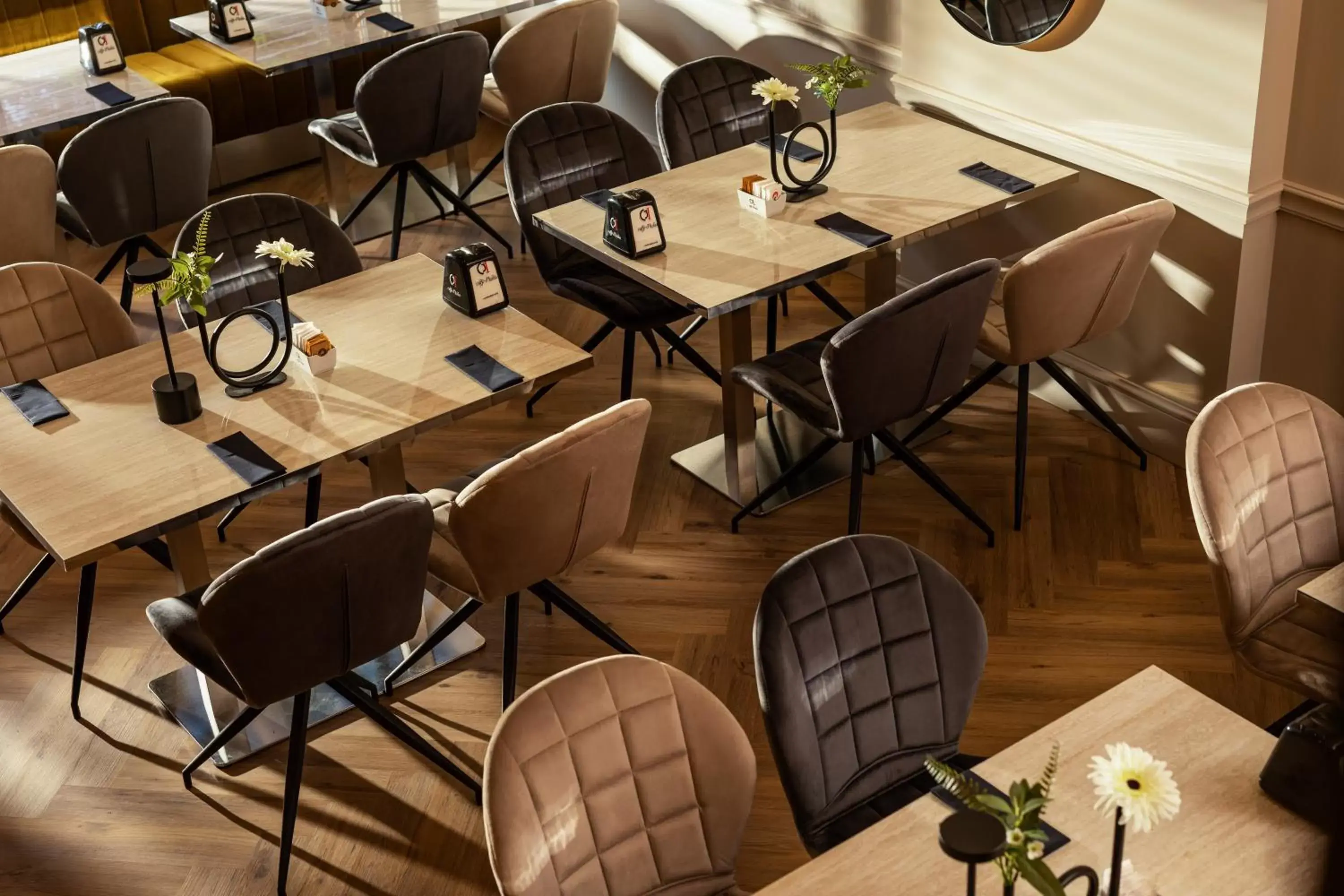 Restaurant/places to eat in -- ESTE PARK HOTEL -- part of Urban Chic Luxury Design Hotels - Parking & Compliments - next to Shopping & Dining Mall Plovdiv Restaurant/places to eat in -- ESTE PARK HOTEL -- part of Urban Chic Luxury Design Hotels - Parking & Compliments - next to Shopping & Dining Mall Plovdiv