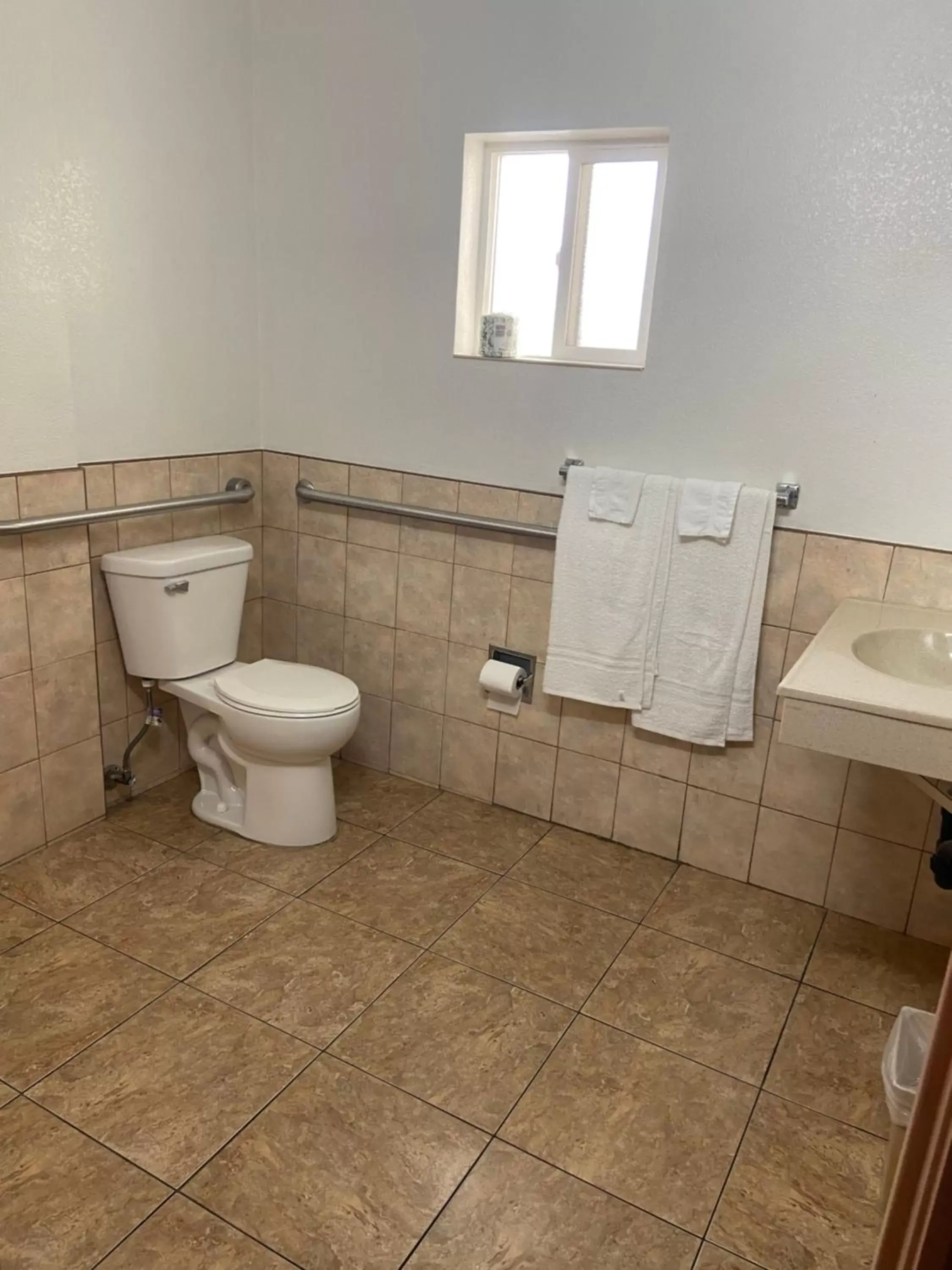 Bathroom in Seaway Motel