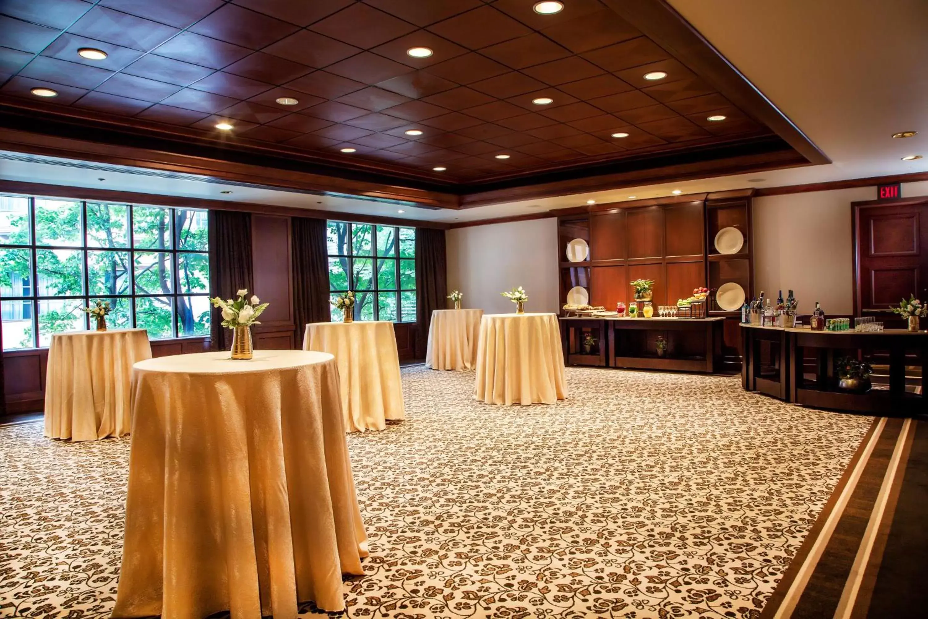 Meeting/conference room in The Yorkville Royal Sonesta Hotel Toronto