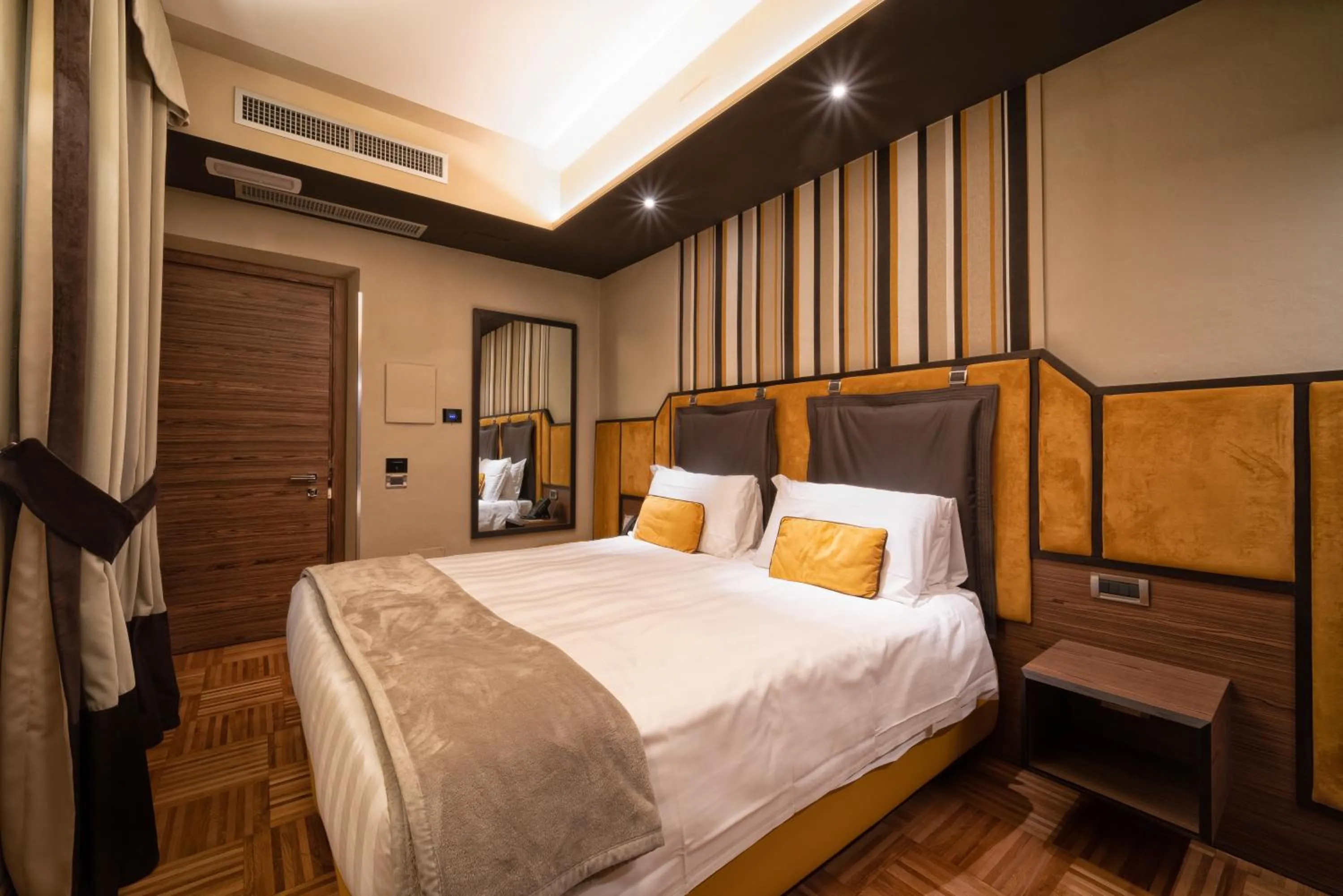 Bedroom, Bed in Solo Experience Hotel