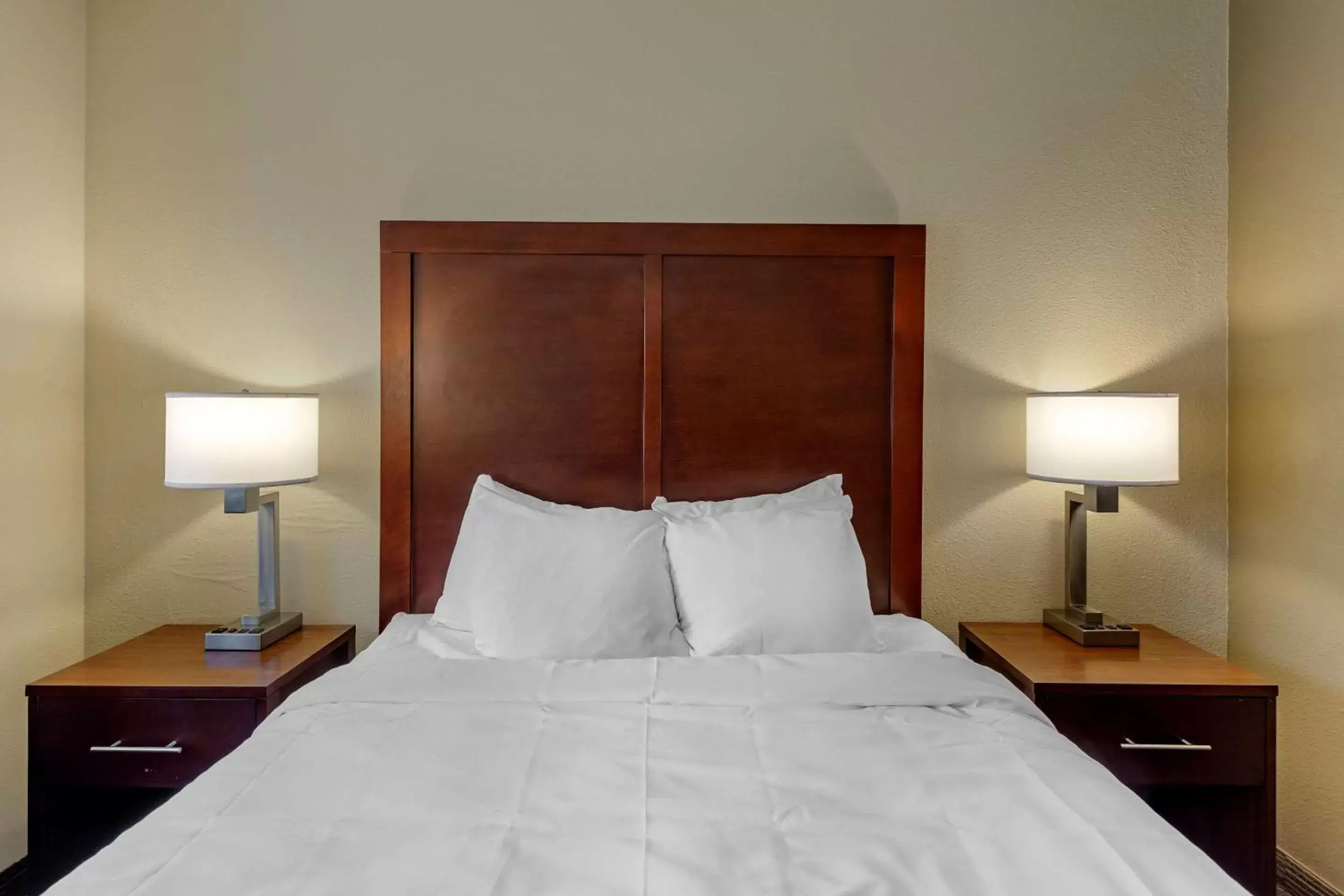 Photo of the whole room, Bed in Comfort Inn Rockford near Casino District Photo of the whole room, Bed in Comfort Inn Rockford near Casino District