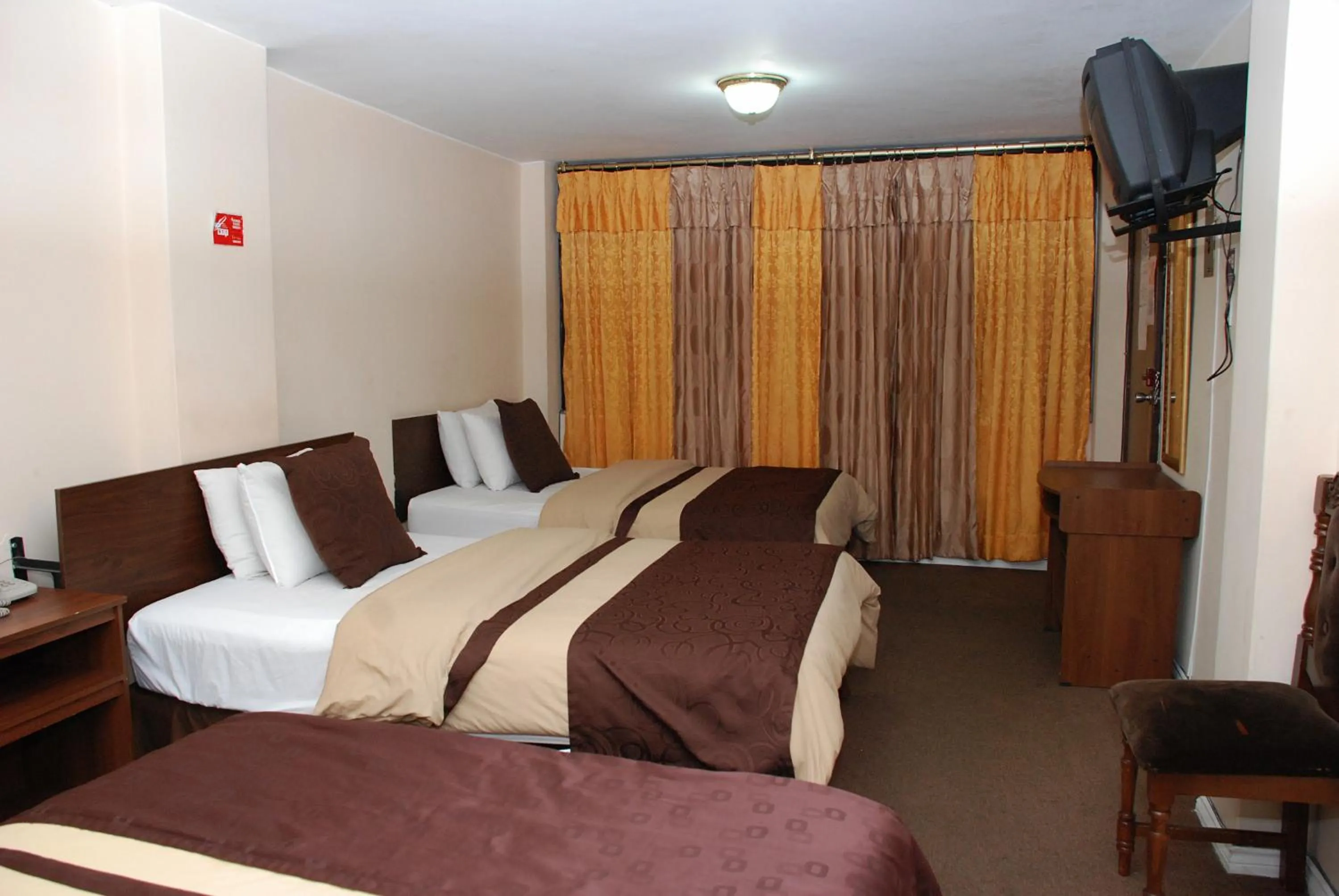 Bed in Hotel Bonaventure