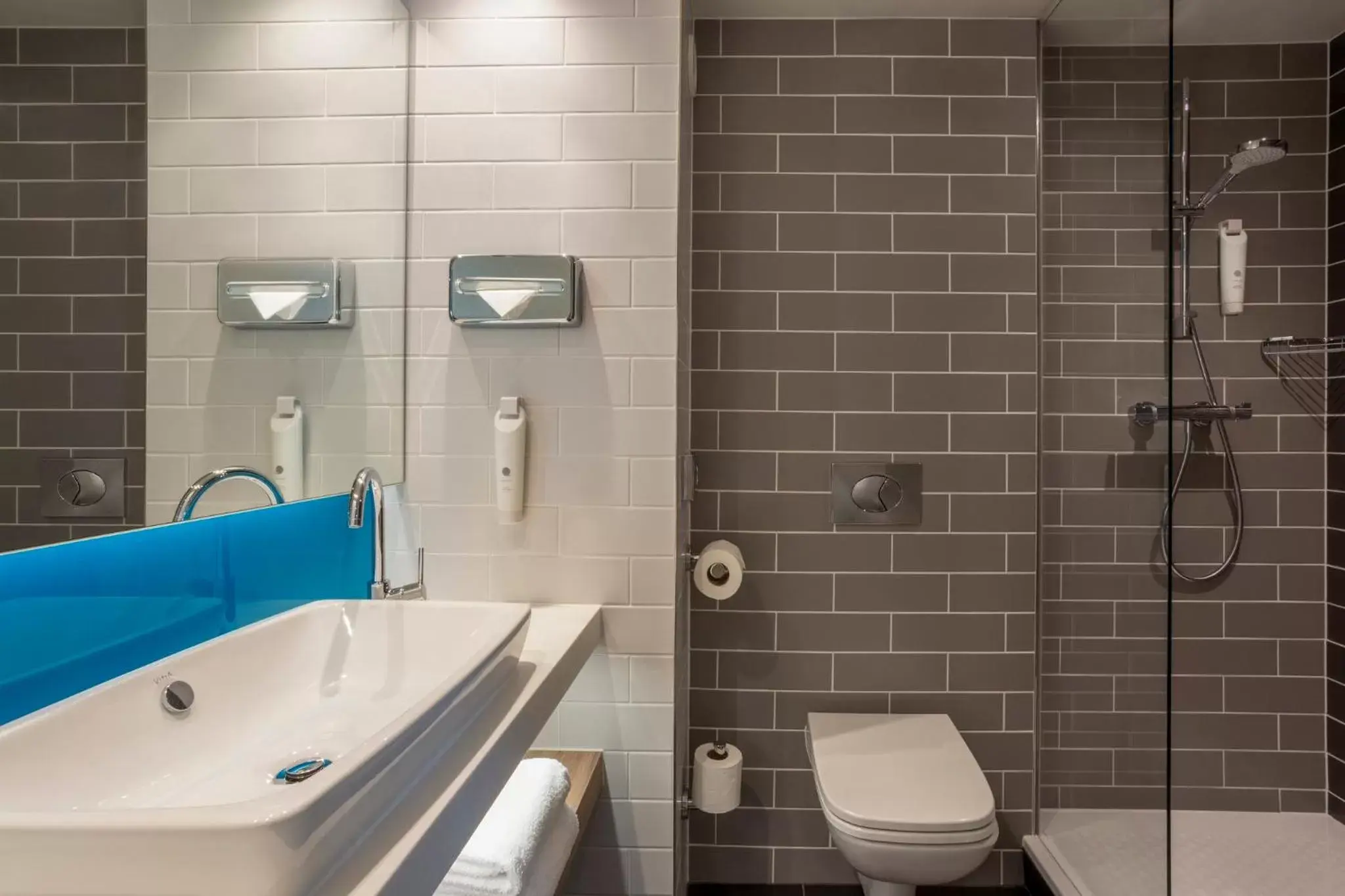 Bathroom in Holiday Inn Express & Suites - Deventer, an IHG Hotel