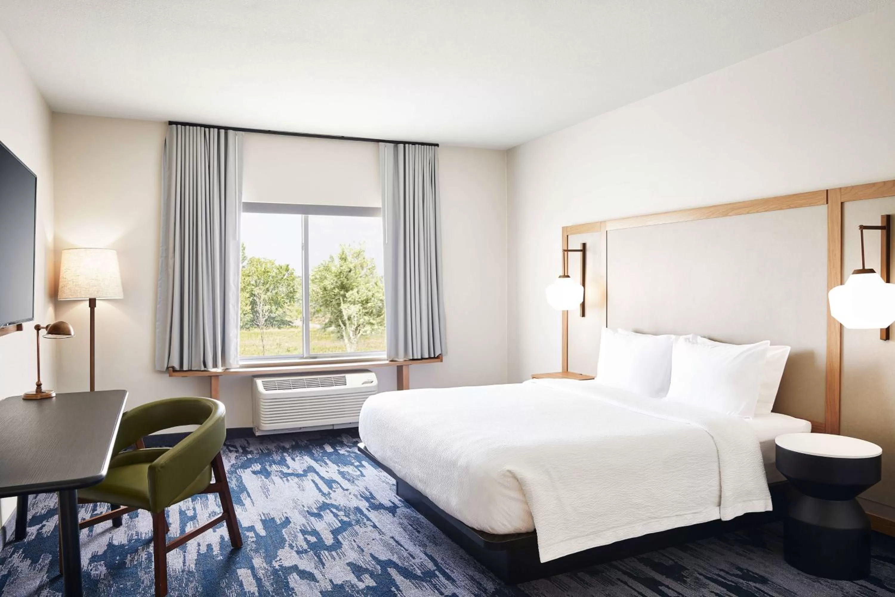King Room - Hearing Accessible in Fairfield Inn & Suites by Marriott Kansas City Belton