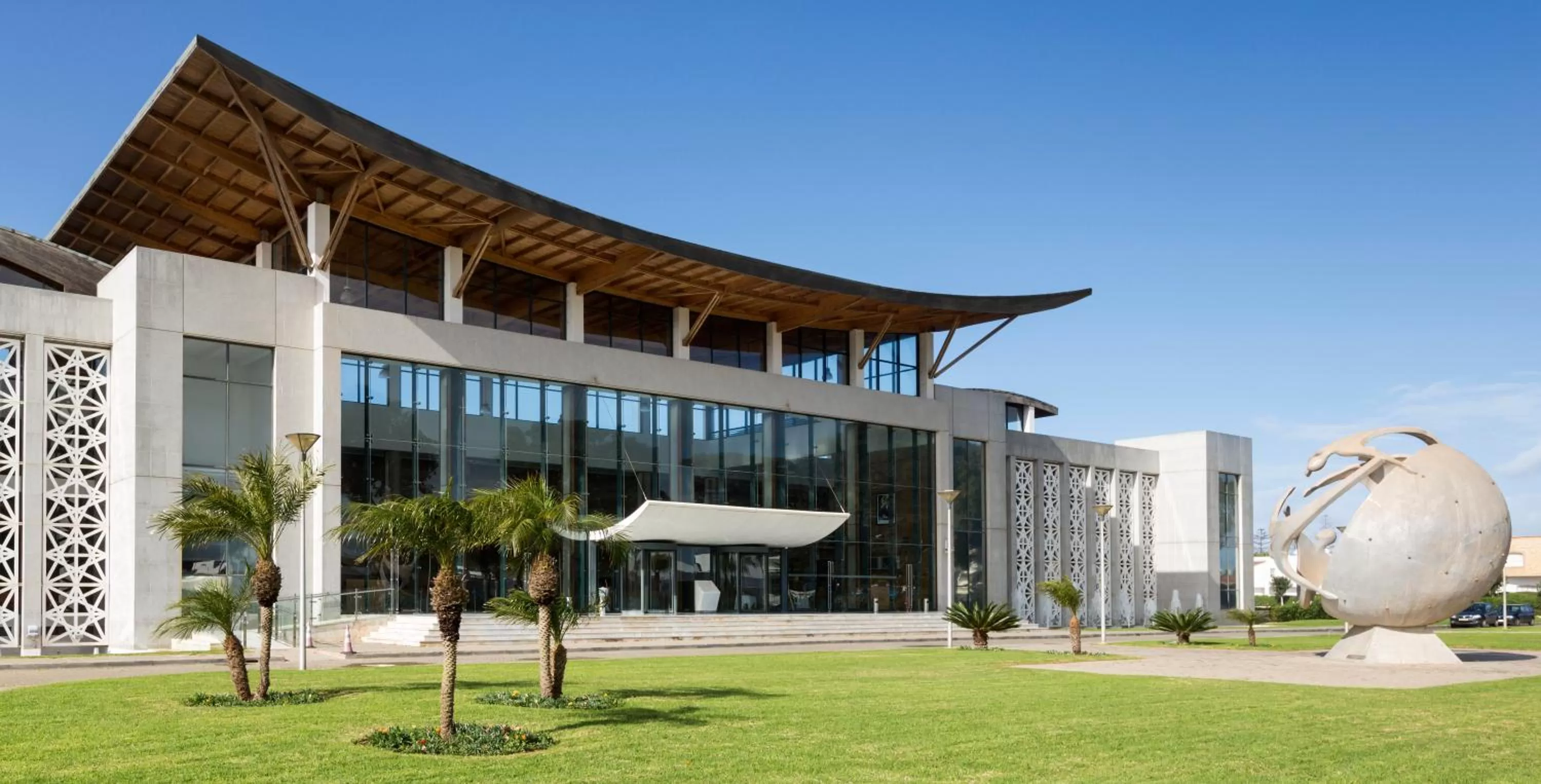 Area and facilities in L' Amphitrite Palace Beach Resort & Spa