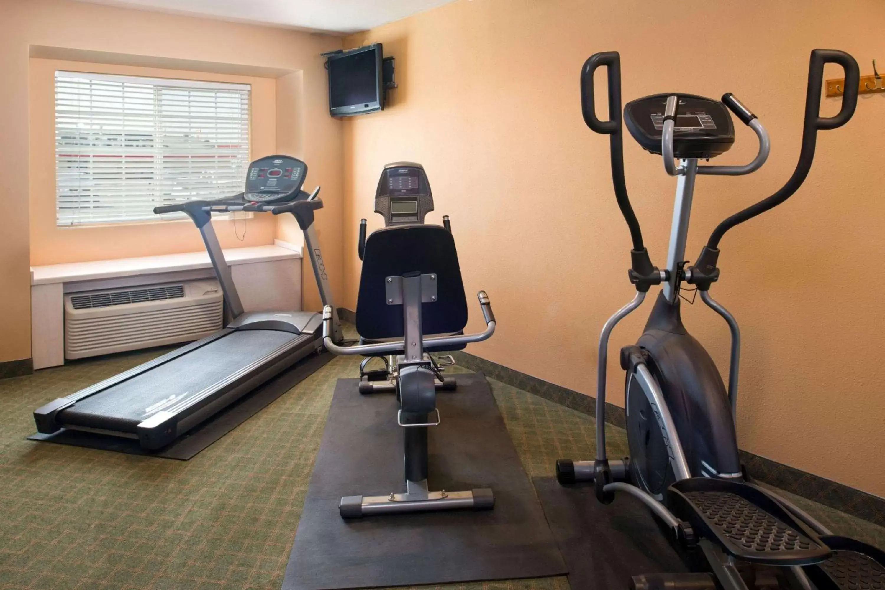 Fitness centre/facilities, Fitness Center/Facilities in Days Inn & Suites by Wyndham Spokane Airport Airway Heights