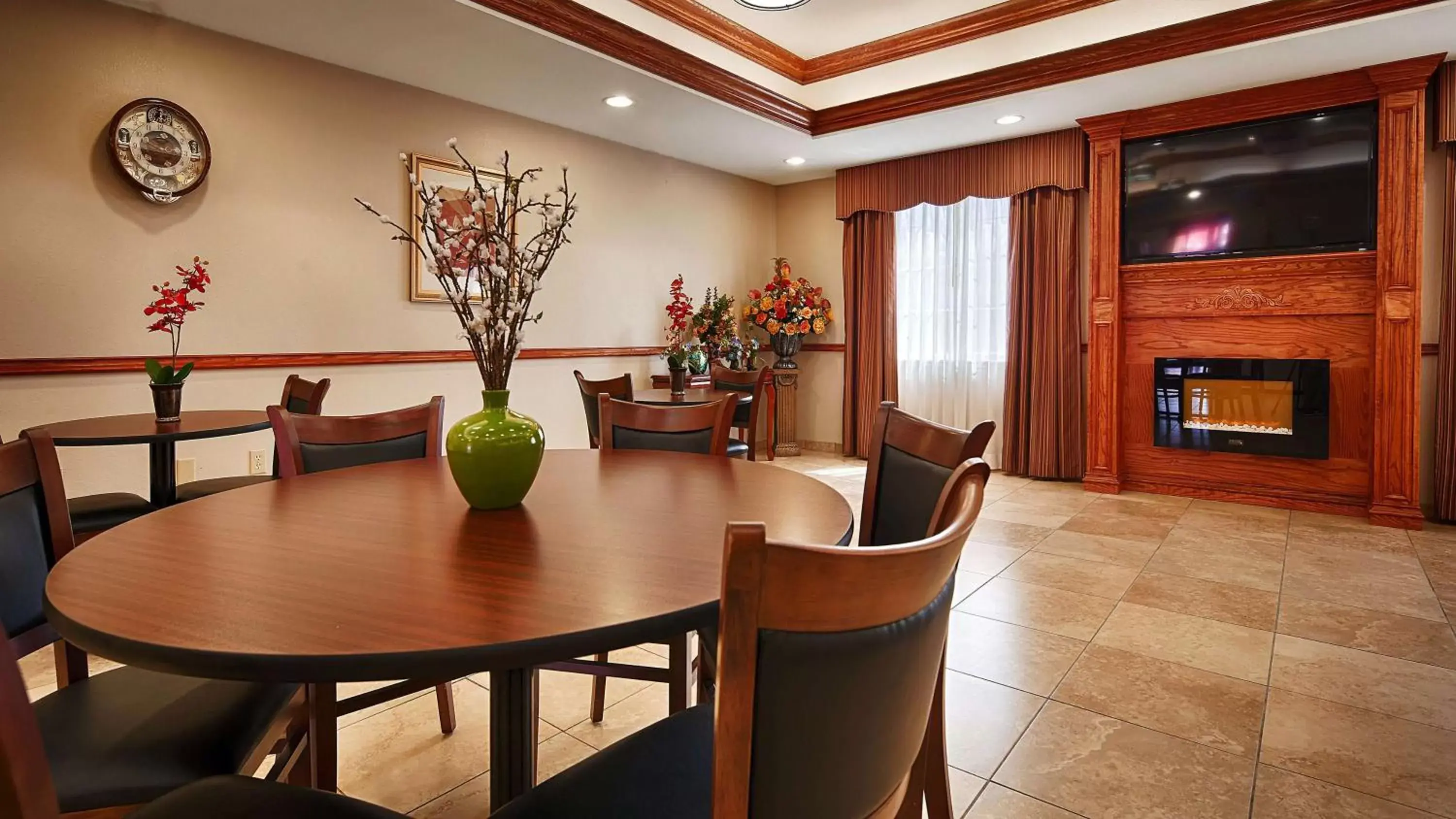 Breakfast in Best Western Plus Monahans Inn and Suites Breakfast in Best Western Plus Monahans Inn and Suites