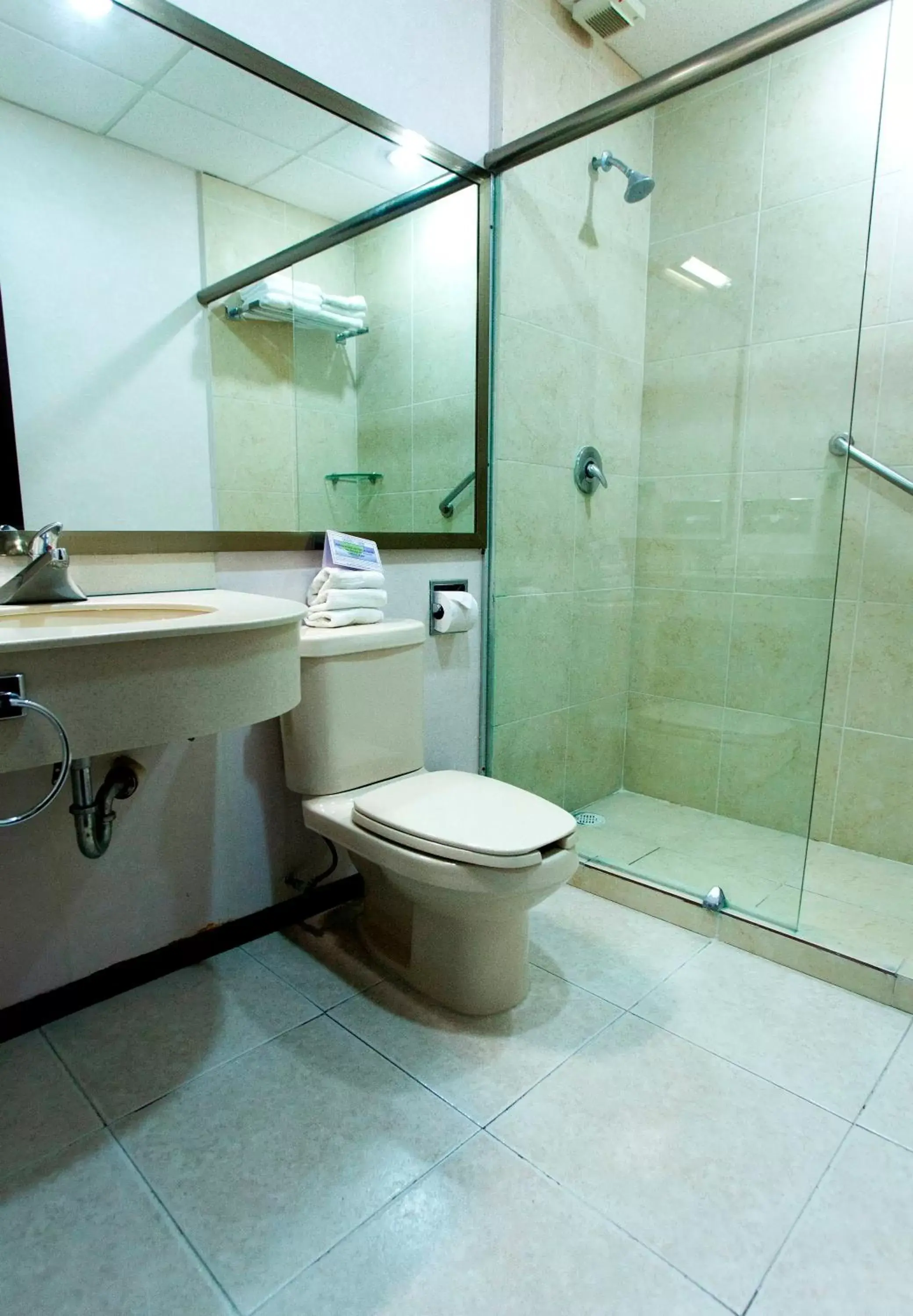 Bathroom in Hotel Ocean View