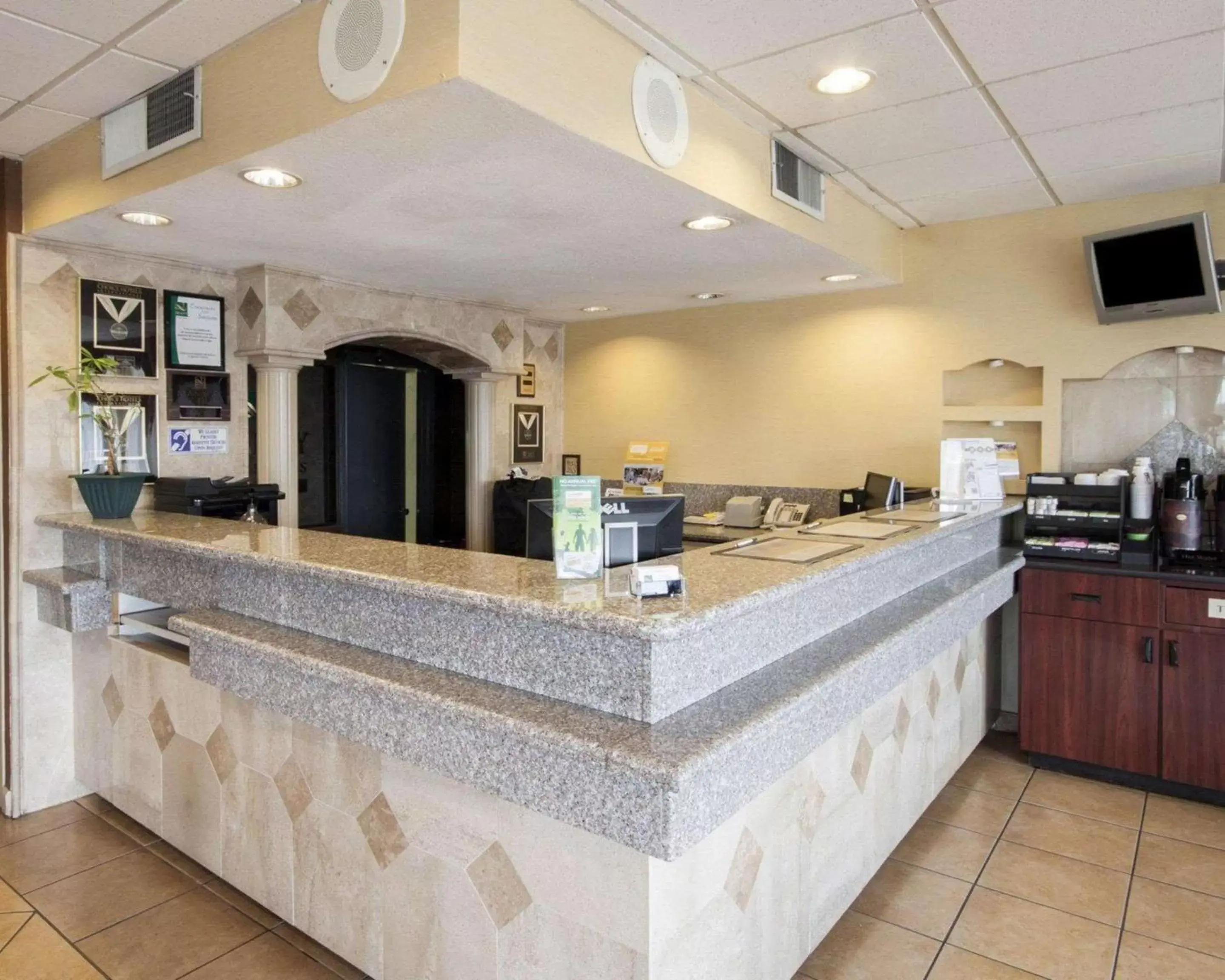 Lobby or reception in Quality Inn & Suites Airport