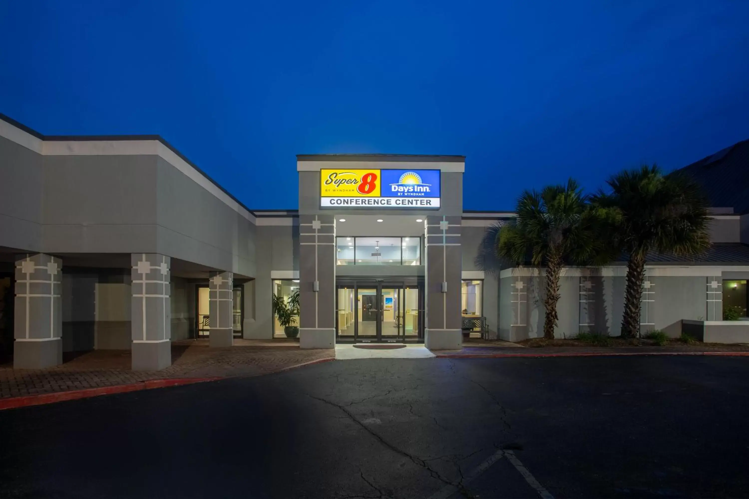 Property building in Super 8 by Wyndham Mobile I-65