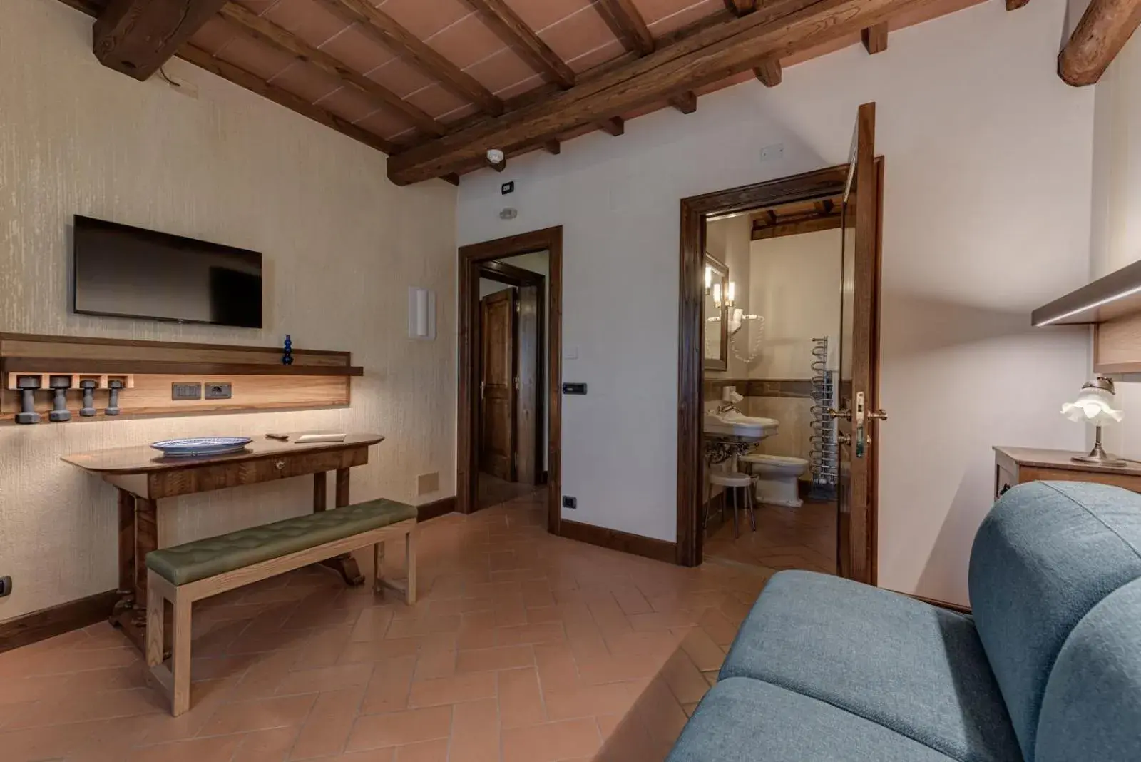 Photo of the whole room, TV/Entertainment Center in Locanda Poggioleone