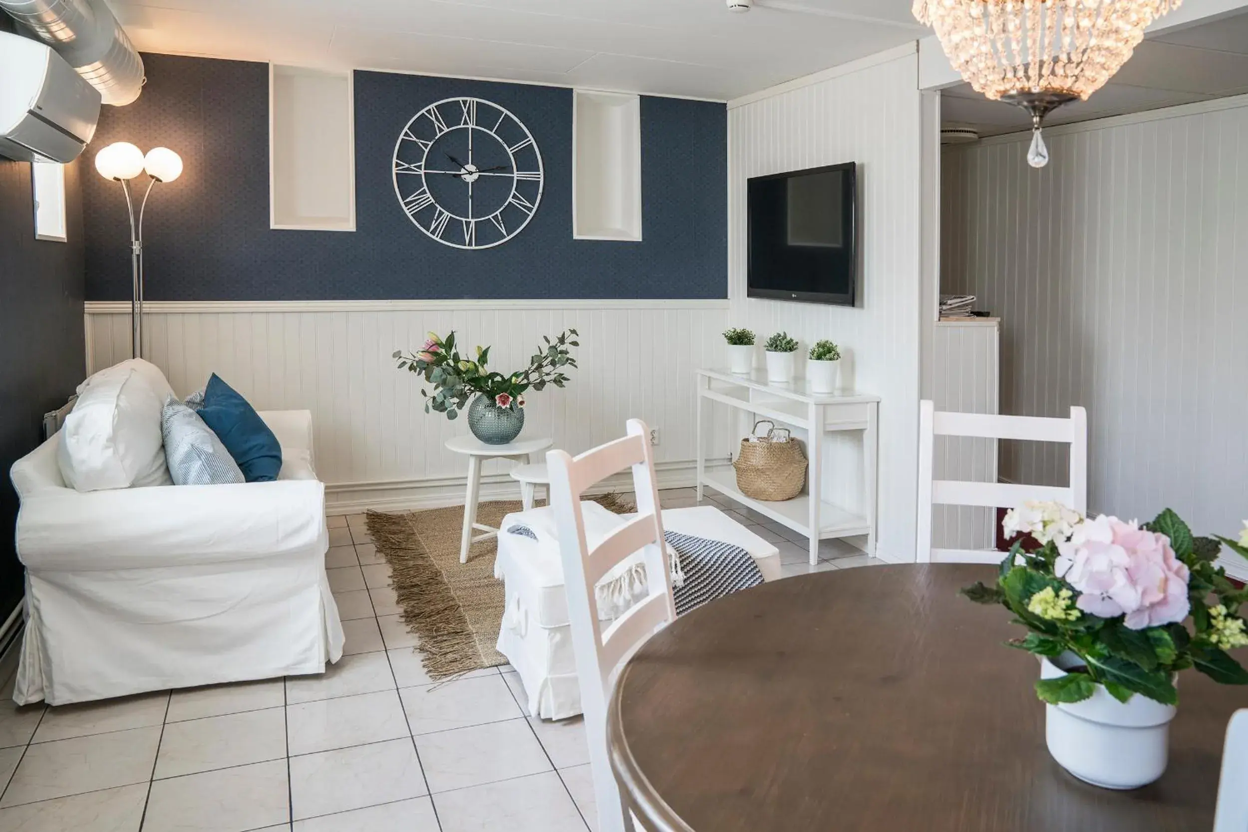 Communal lounge/ TV room, Seating Area in Halmstad Hotell & Vandrarhem Kaptenshamn